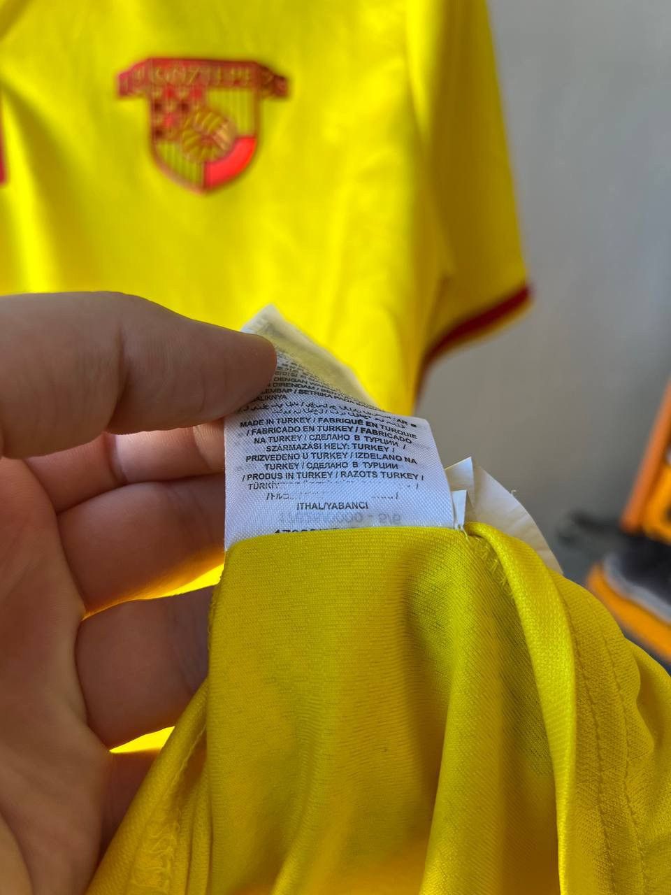 Umbro 2021/22 GOZTEPE AWAY SOCCER JERSEY FOOTBALL SHIRT SIZE XL Size US XL / EU 56 / 4 - 8 Thumbnail