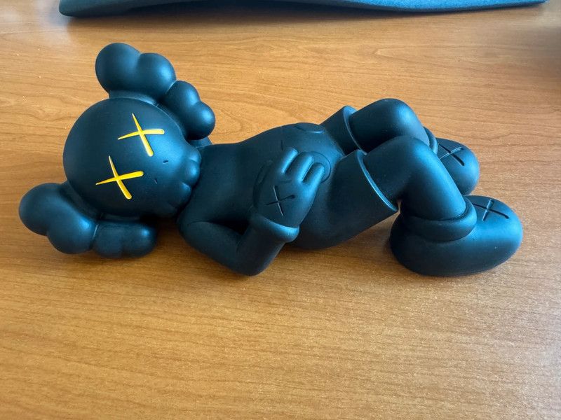 Kaws KAWS Holiday Japan Vinyl Figure Black Size ONE SIZE - 1 Thumbnail