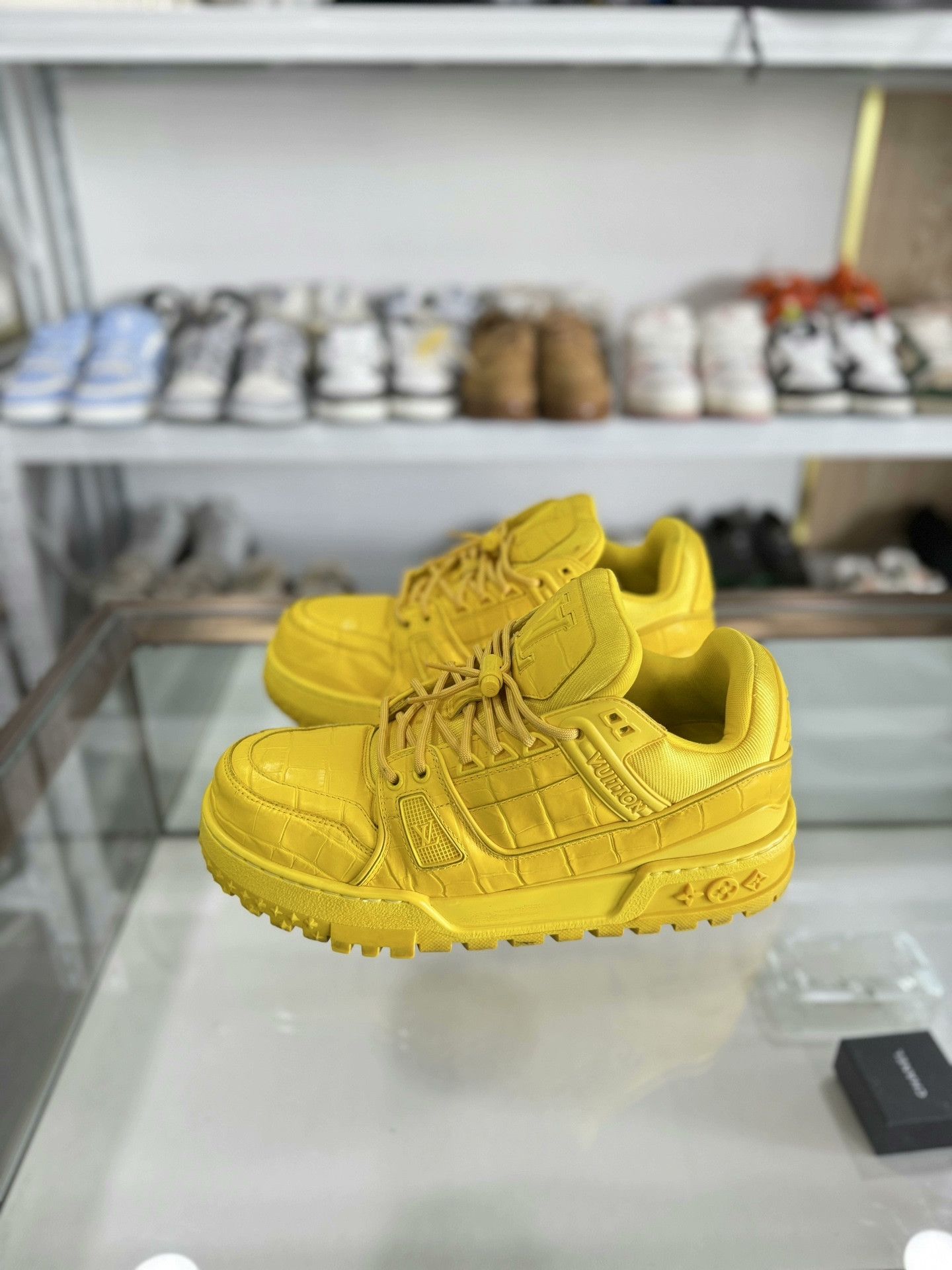Louis Vuitton Louis Vuitton Yellow Croc Men's Shoes 42.5 Size US 9.5 / EU 42-43 - 1 Thumbnail