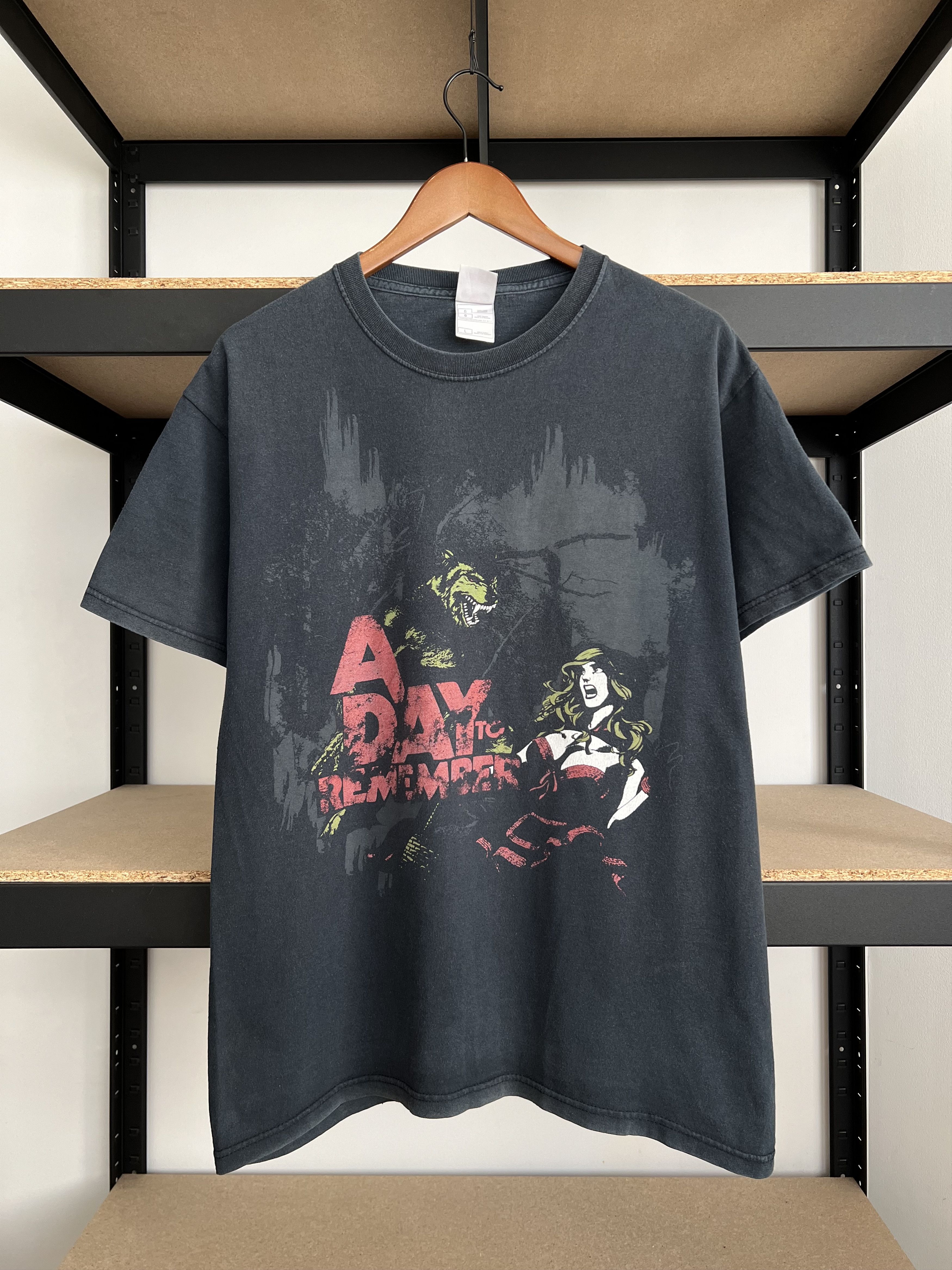 Band Tees Vintage 2000s A Day Remember ADTR Black T-shirt Size US L / EU 52-54 / 3 - 1 Thumbnail