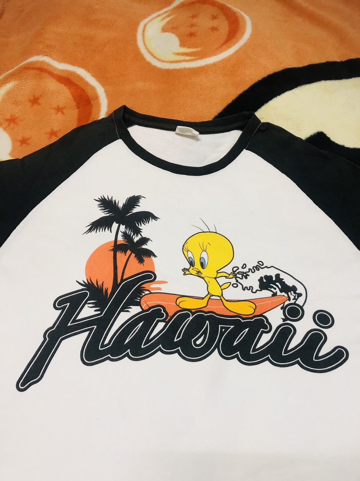 Other ‼️ RARE ‼️Looney Tunes X Hawaii surfing Tweety Size US L / EU 52-54 / 3 - 3 Thumbnail