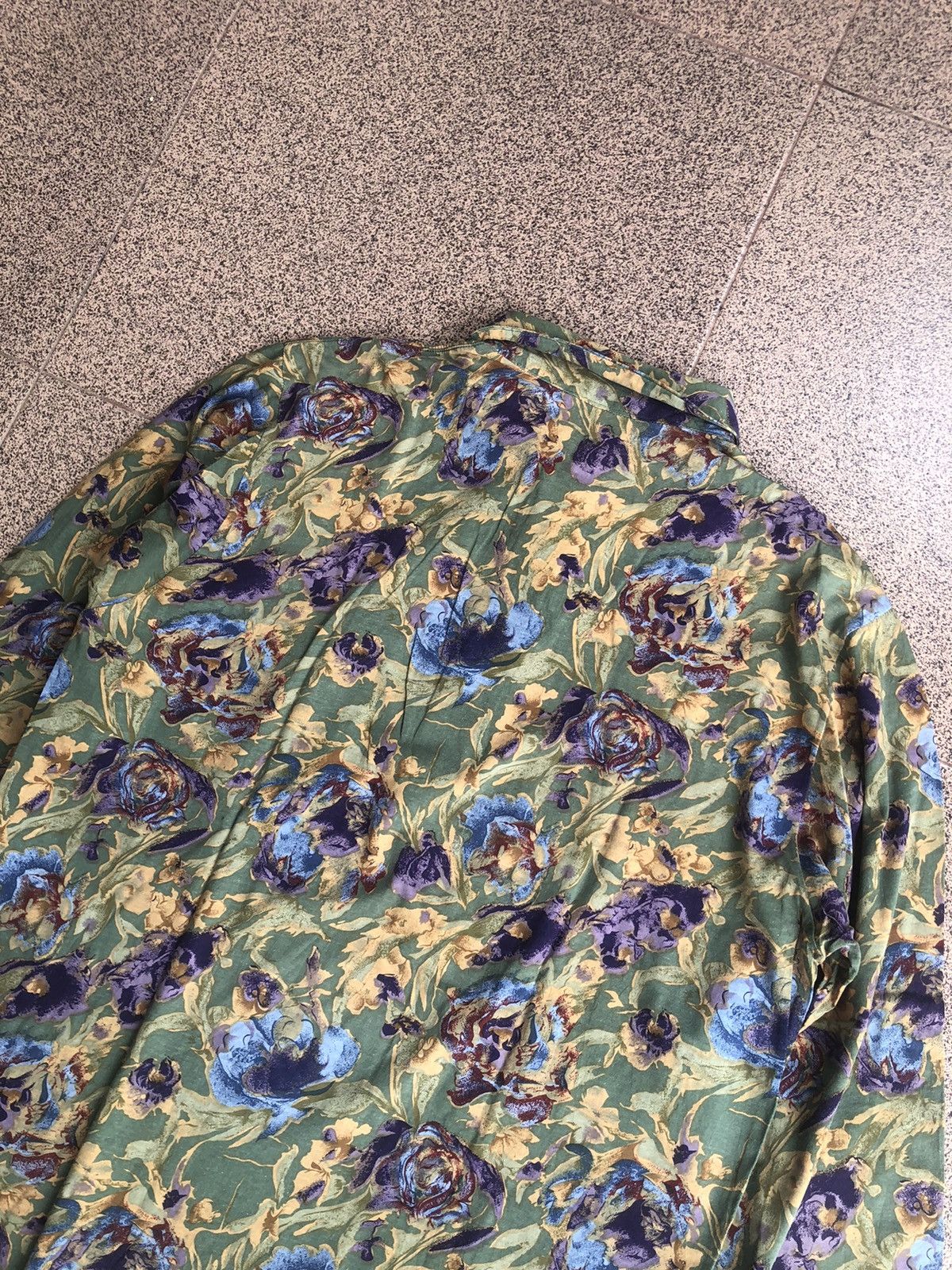 Balenciaga Balenciaga Floral Pattern Shirt Beautiful Detail Size US L / EU 52-54 / 3 - 8 Thumbnail