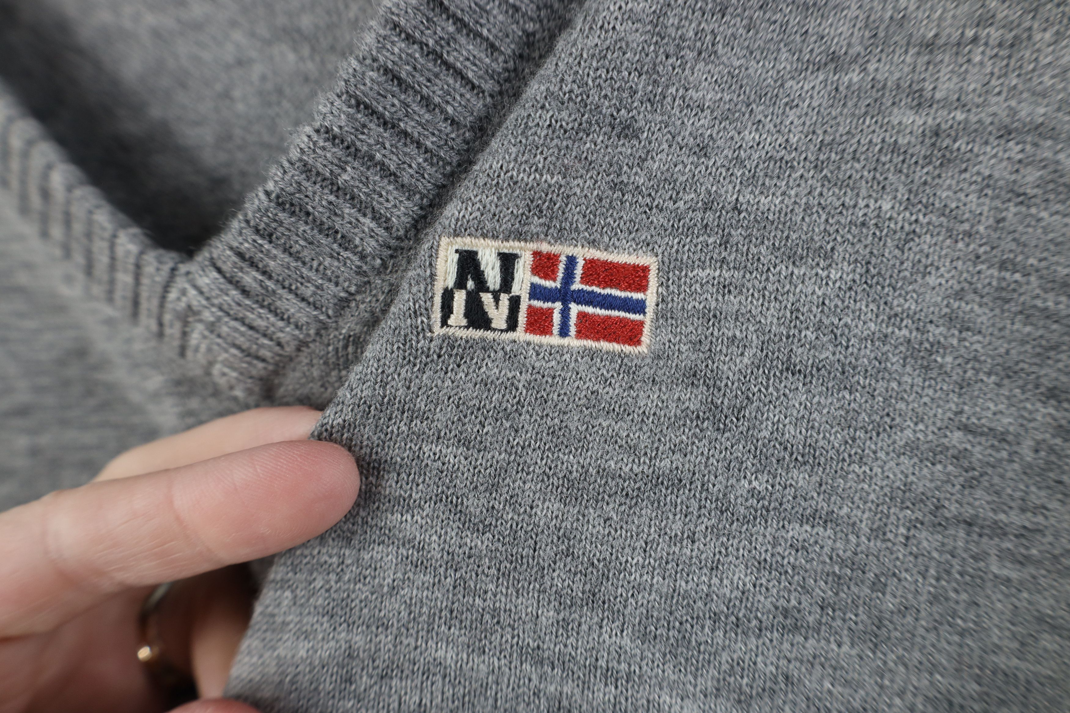 Napapijri Napapijri Geographic Lightweight Wool V-Neck Sweater Gray Size US M / EU 48-50 / 2 - 4 Thumbnail