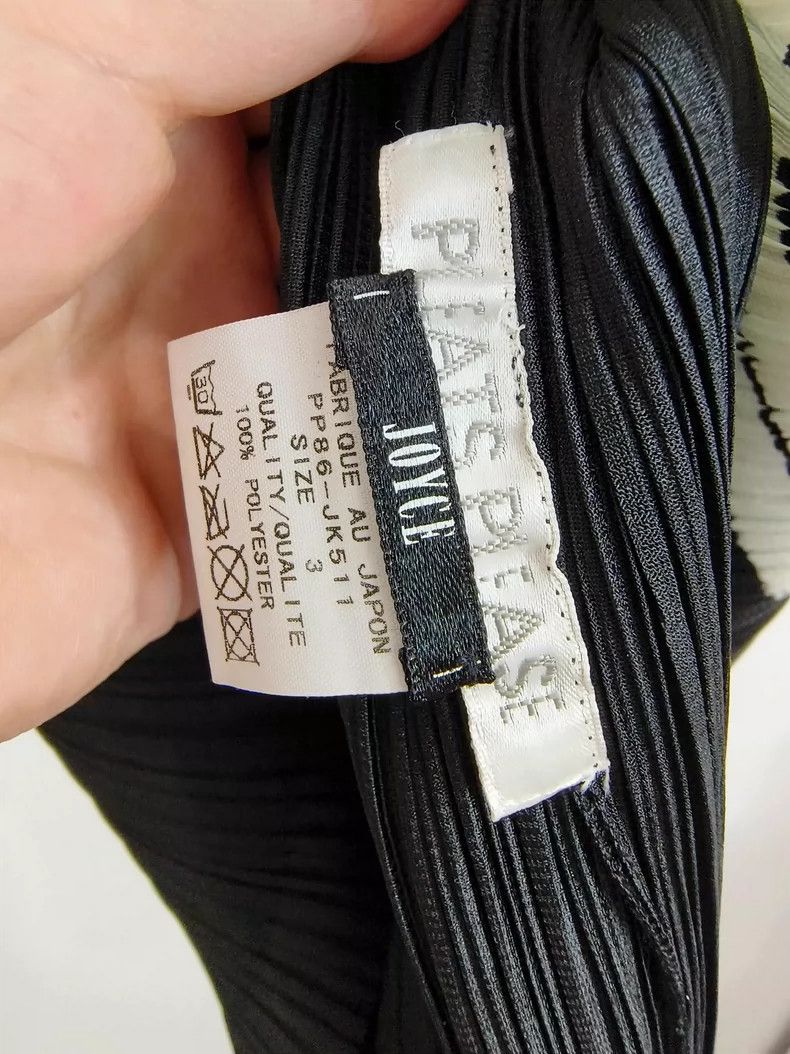 Issey Miyake Issey Miyake size:3 Black pleated halter top Size S / US 4 / IT 40 - 2 Thumbnail