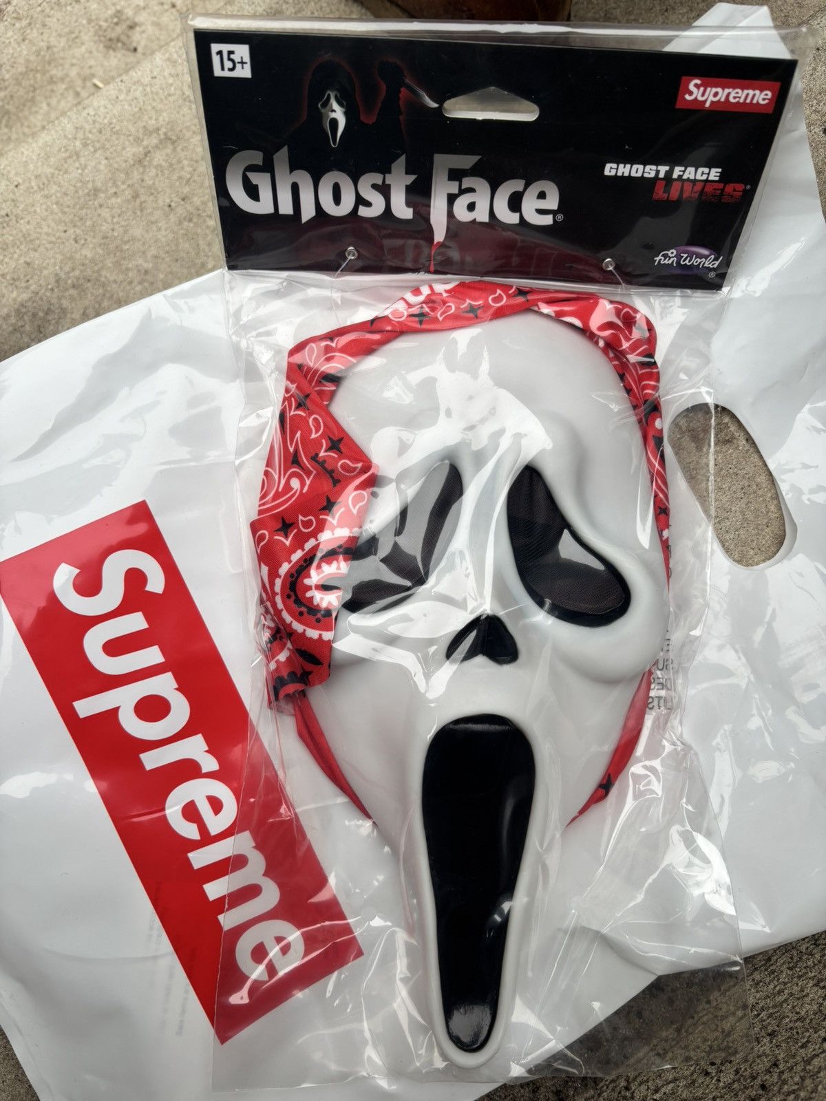Supreme supreme ghostface mask red Size ONE SIZE - 3 Thumbnail