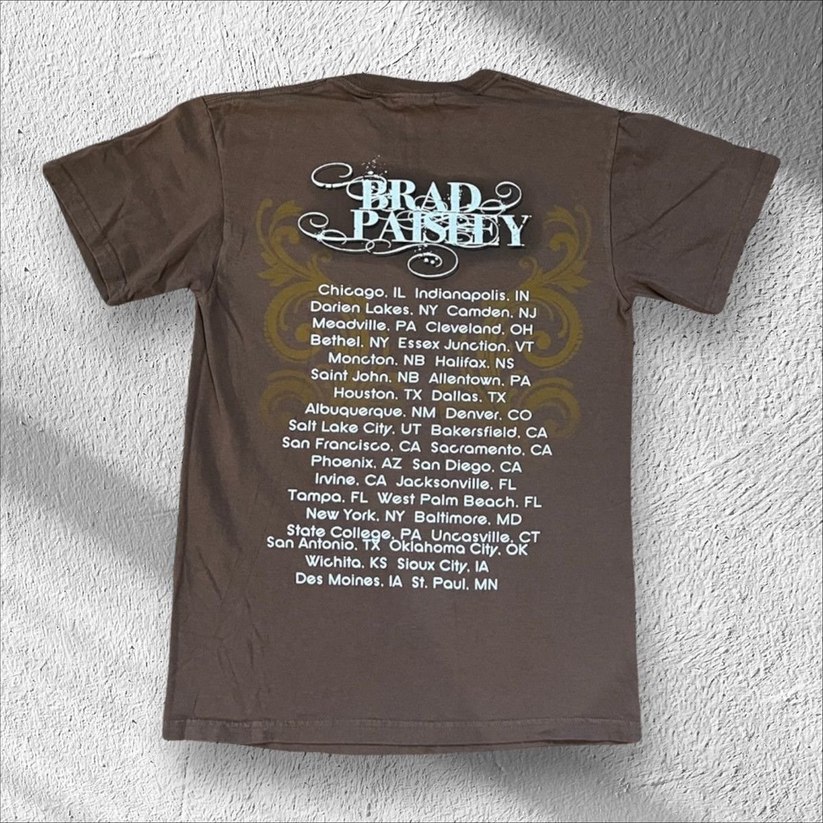 Vintage Vintage Y2K Brad Paisley Country Music Tour Shirt Size US S / EU 44-46 / 1 - 2 Thumbnail