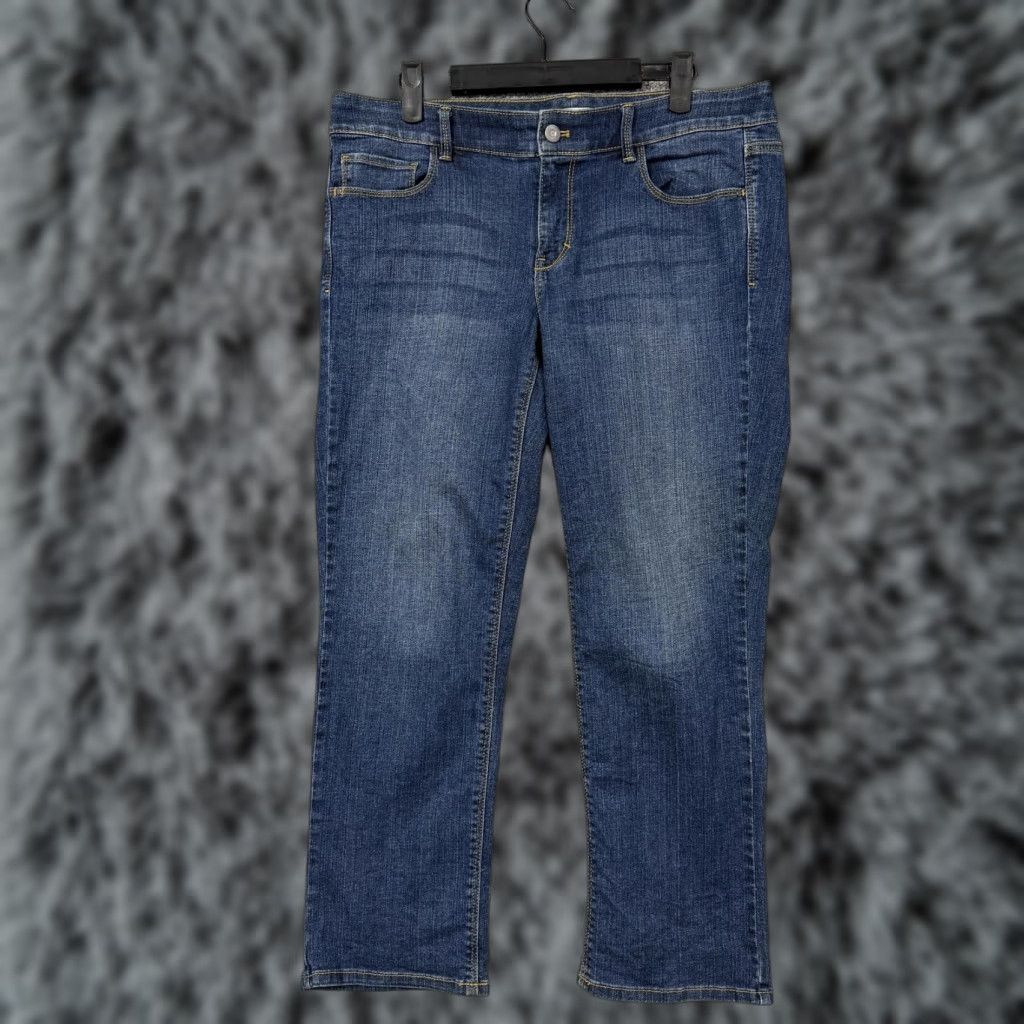 White House Black Market White House Black Market Jeans Womens 10 Slim Crop Mid Rise Denim Blue 34 Inseam 25.5 Inseam 25.5 Cropped Pockets Stretch Studded Button 5-Pocket Size 32" / US 10 / IT 46 - 1 Thumbnail
