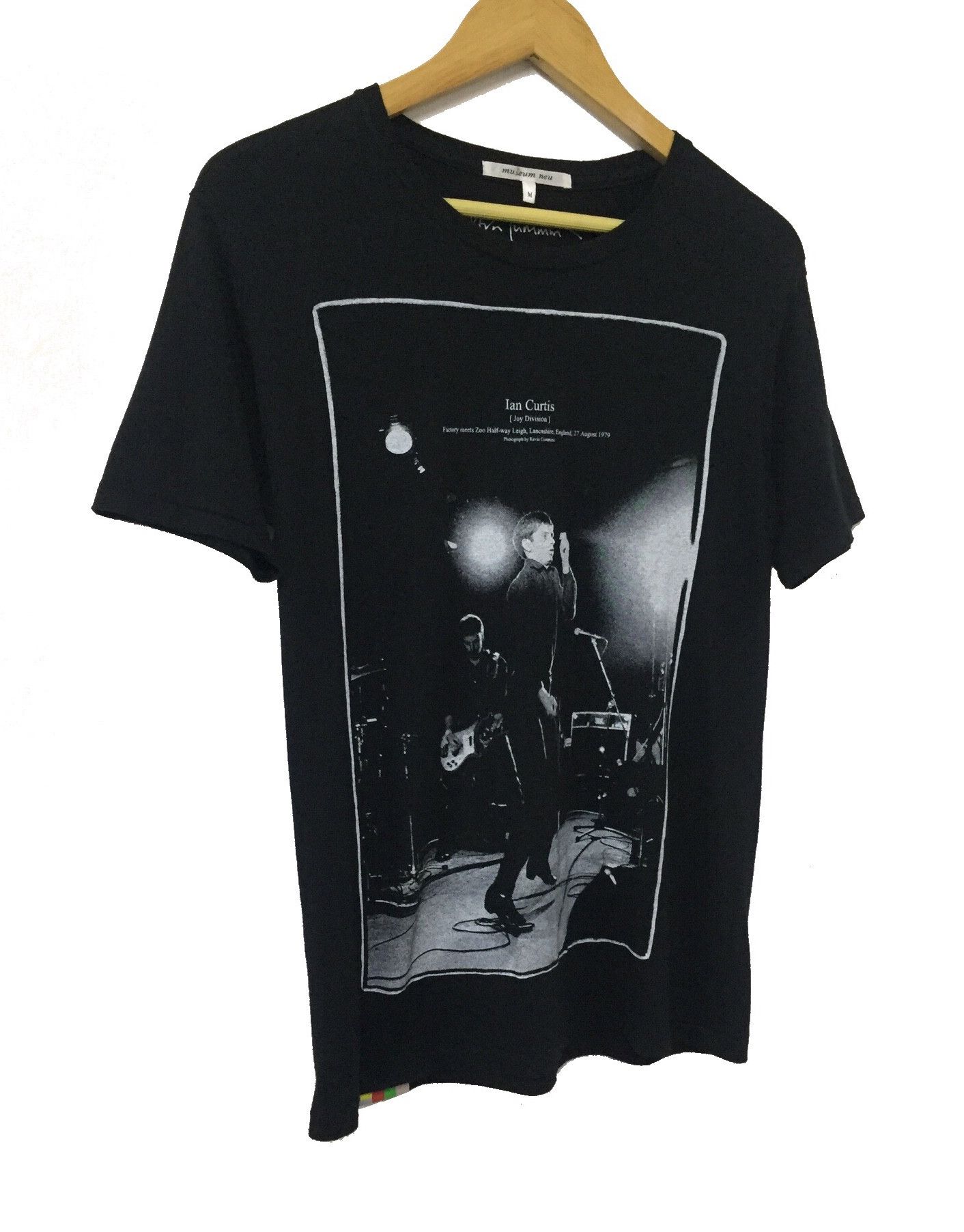 Band Tees JOY DIVISION IAN CURTIS PHOTO TEE ROCK BAND TSHIRT Size US M / EU 48-50 / 2 - 2 Thumbnail