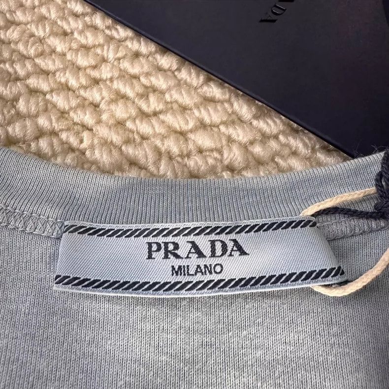 Prada Prada Solid color logo printed sleeveless vest 2504-Nextarr Size XS / US 0-2 / IT 36-38 - 3 Thumbnail