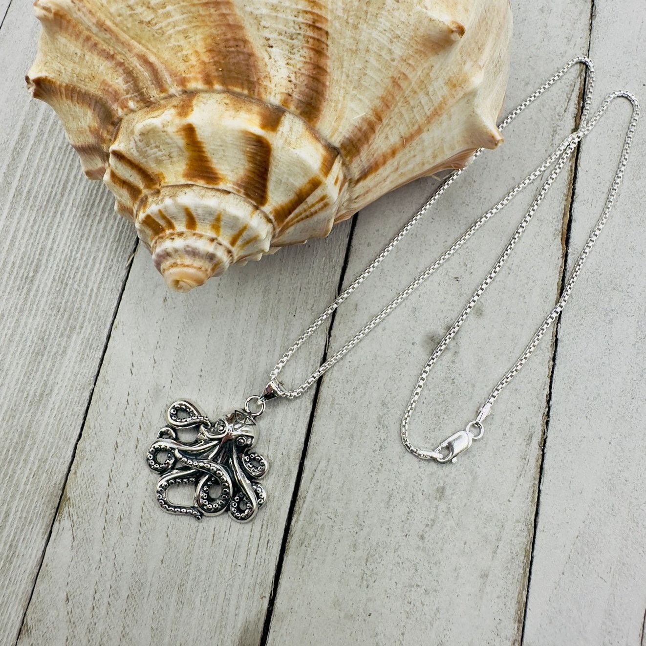The Unbranded Brand Octopus Sterling Silver Necklace Rounded Box Chain Size ONE SIZE - 4 Thumbnail