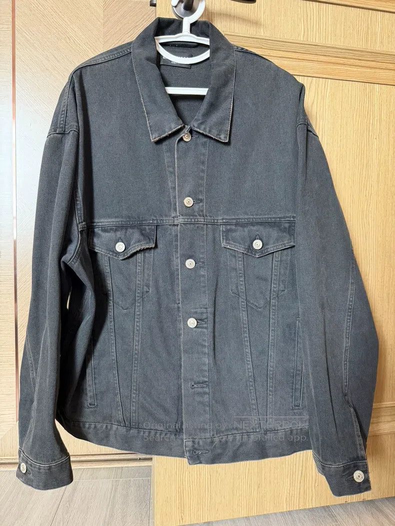 Balenciaga Balenciaga Double B Graffiti Glow in the Dark Denim Jacket Size US S / EU 44-46 / 1 - 1 Thumbnail
