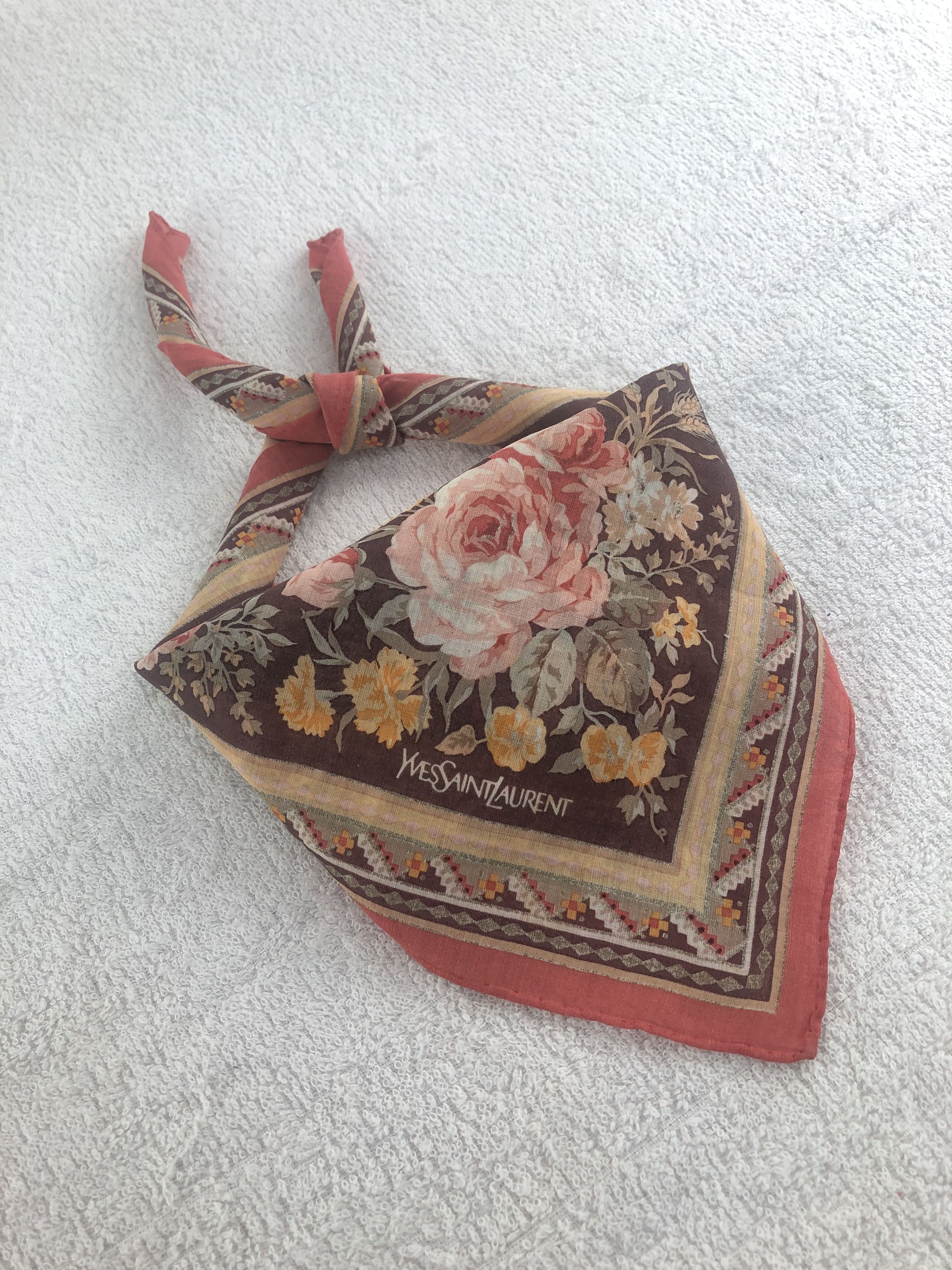 Yves Saint Laurent Yves Saint Laurent Handkerchief / Bandana / Neckerchief C260 Size ONE SIZE - 1 Thumbnail