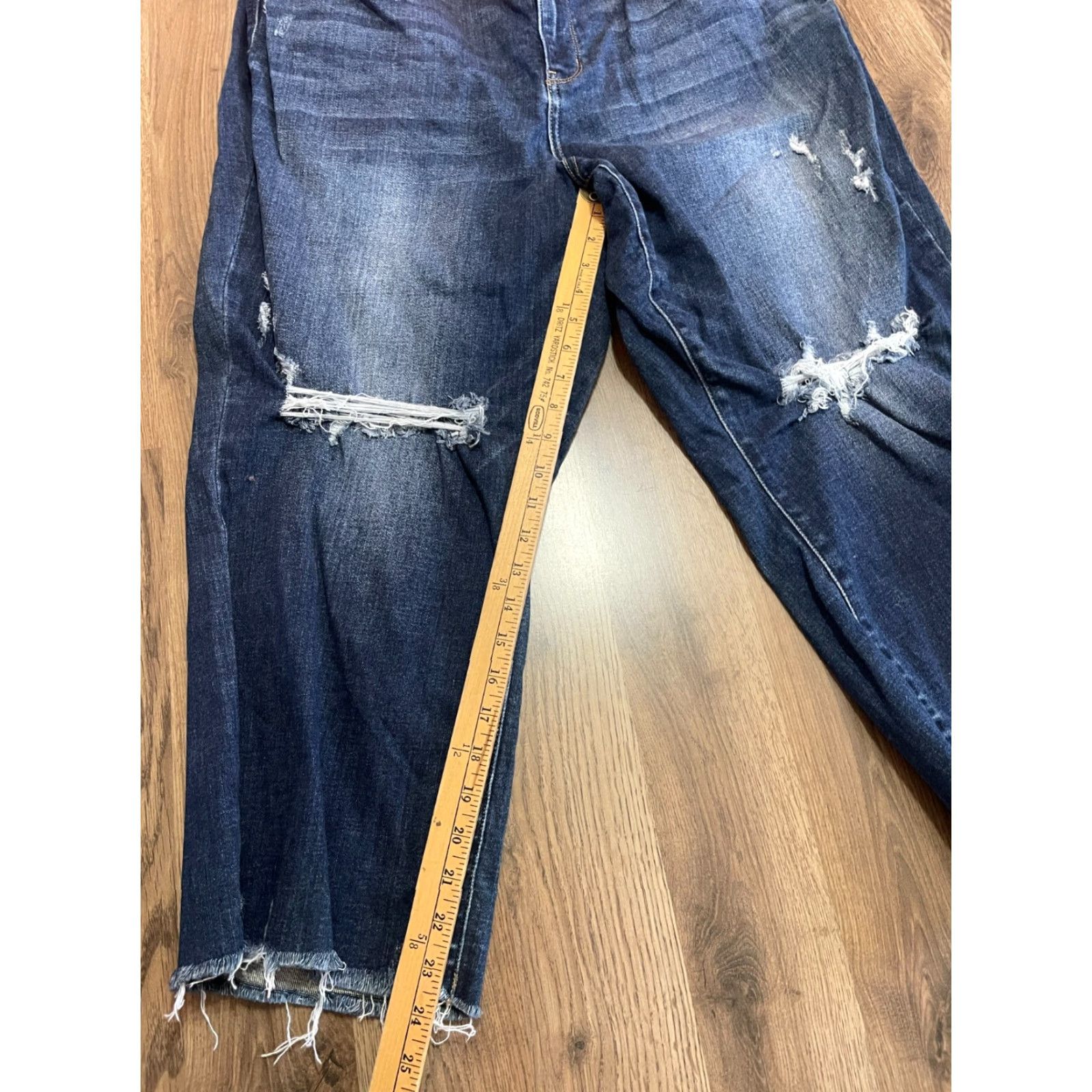 Vintage Judy Blue Jeans Womens Plus 20W Blue Denim Raw Hem Distressed Straight Leg Jeans Size 42" / US 20 - 6 Thumbnail