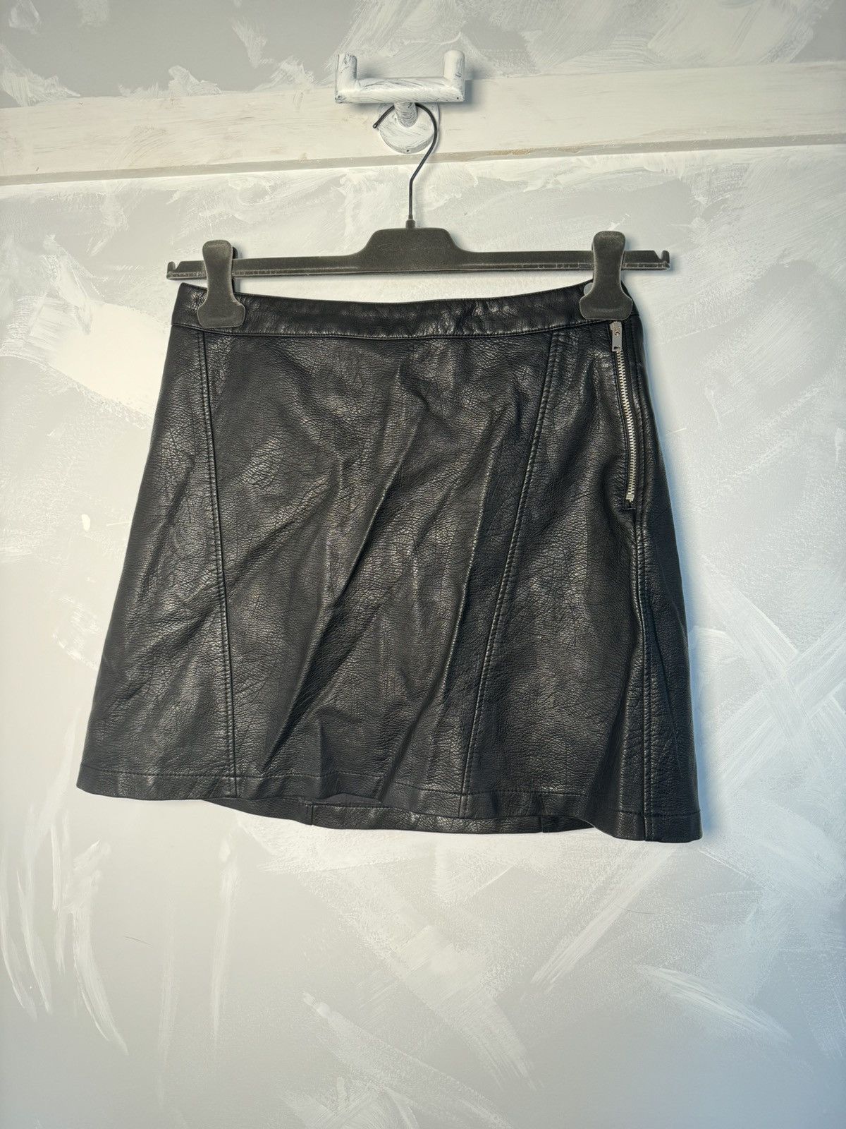 Genuine Leather × Zara Zara Basic Black Leather Mini Skirt Avant Garde Emo Goth Size 29" - 1 Thumbnail