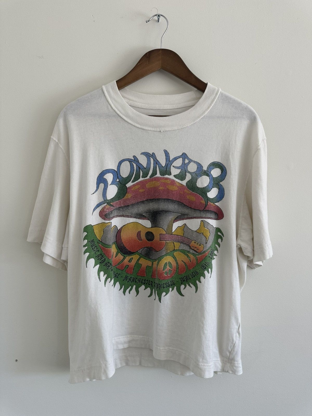 Tシャツ・カットソー Abercrombie & Fitch Bonnaroo Vintage-Inspired Cropped Tee Men's Bonnaroo Vintage-Inspired Cropped Graphic Tee | Men's