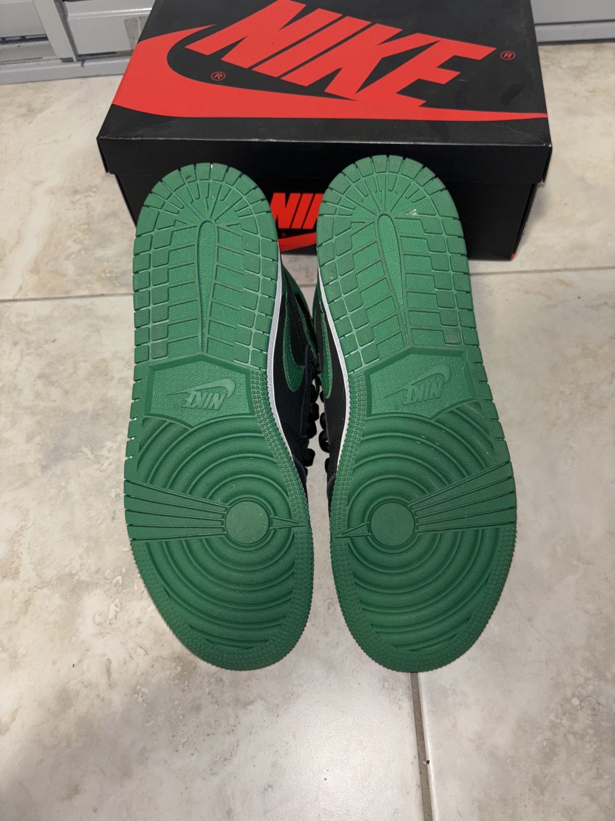 Jordan Brand × Nike Jordan 1 Pine Green Size US 7 / EU 40 - 5 Thumbnail