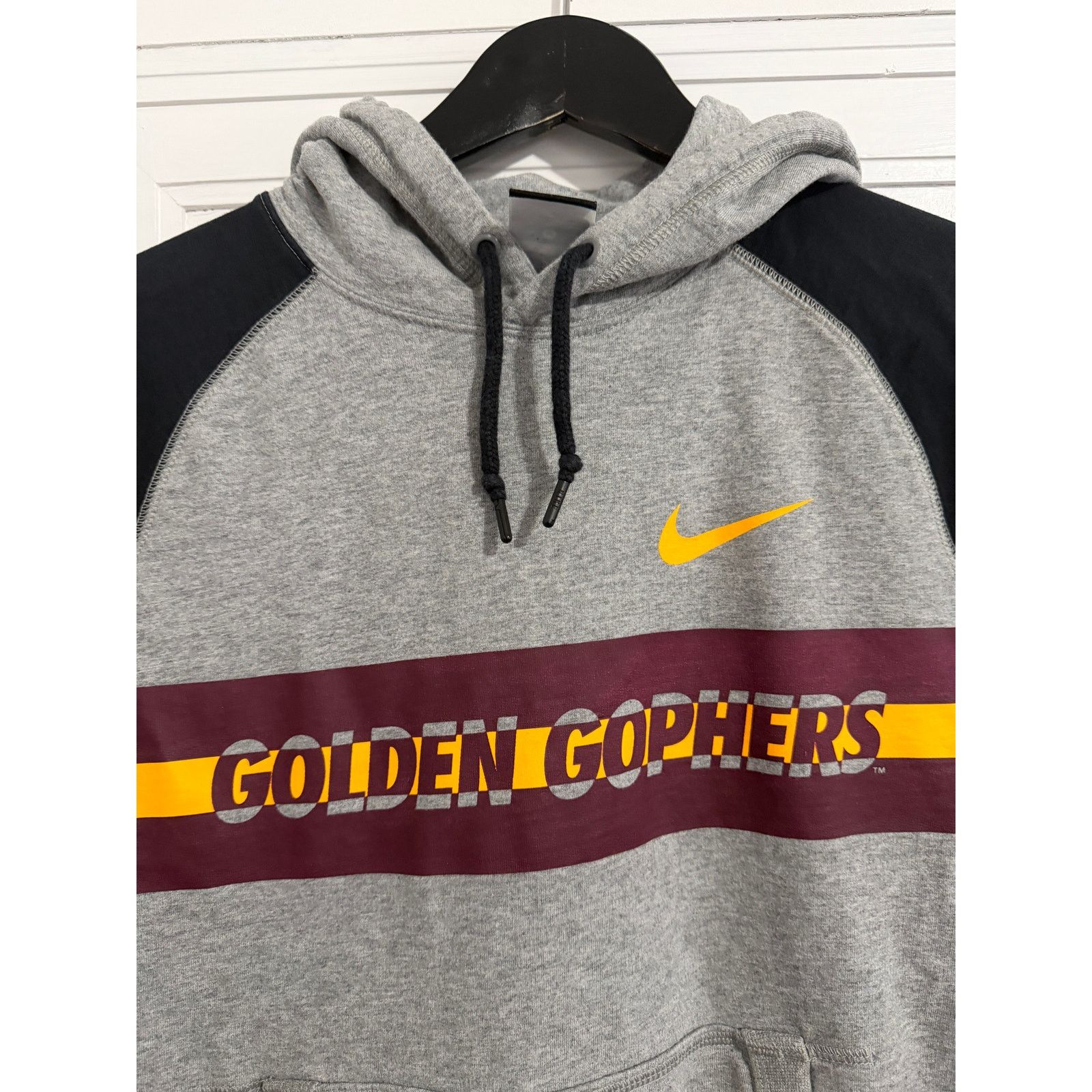 Nike Minnesota Gophers Gray and Black Nike Hoodie Sweatshirt Sz M Size US M / EU 48-50 / 2 - 2 Thumbnail