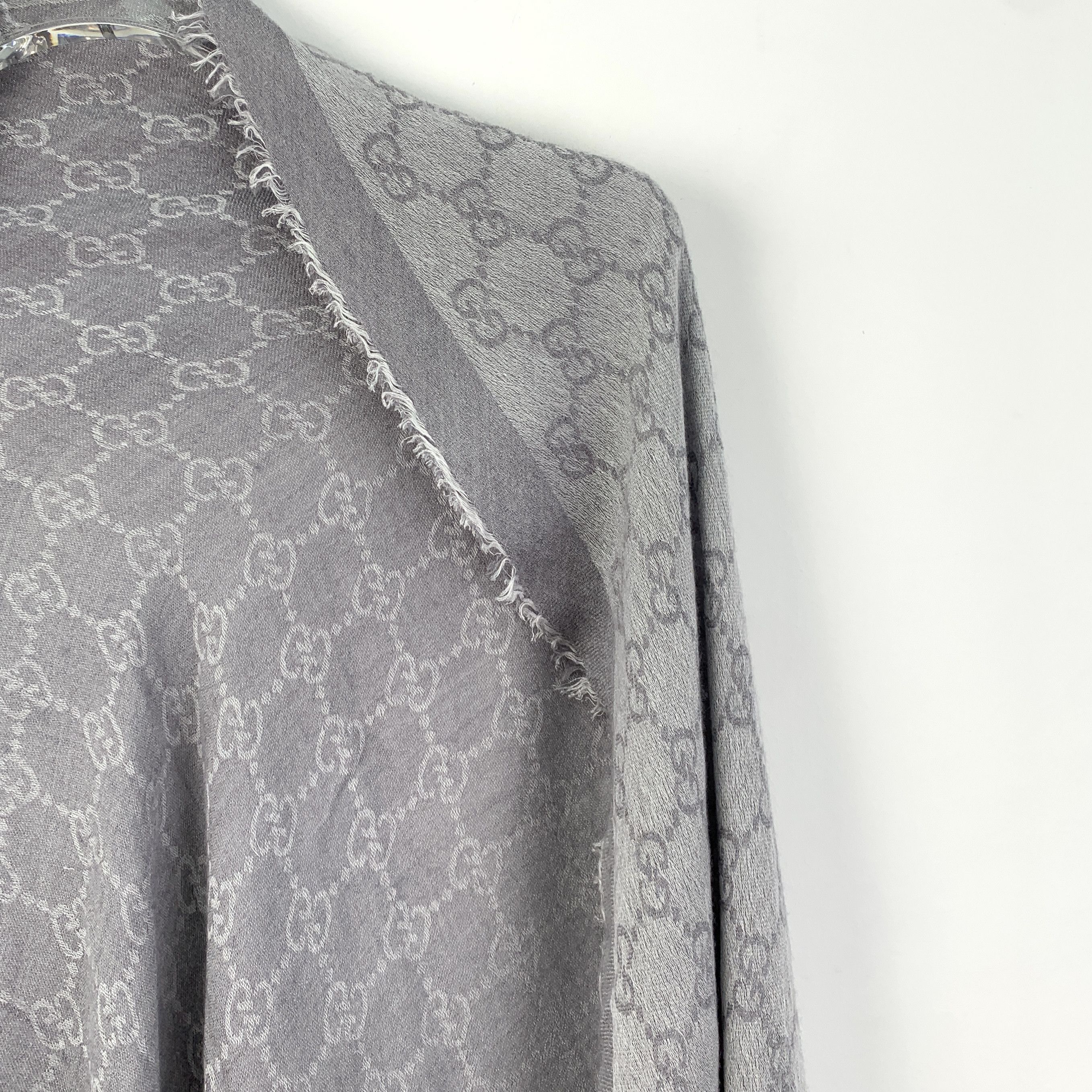 Gucci Gucci Logo Jacquard Shawl Silver Grey (186×76cm) Size ONE SIZE - 7 Thumbnail
