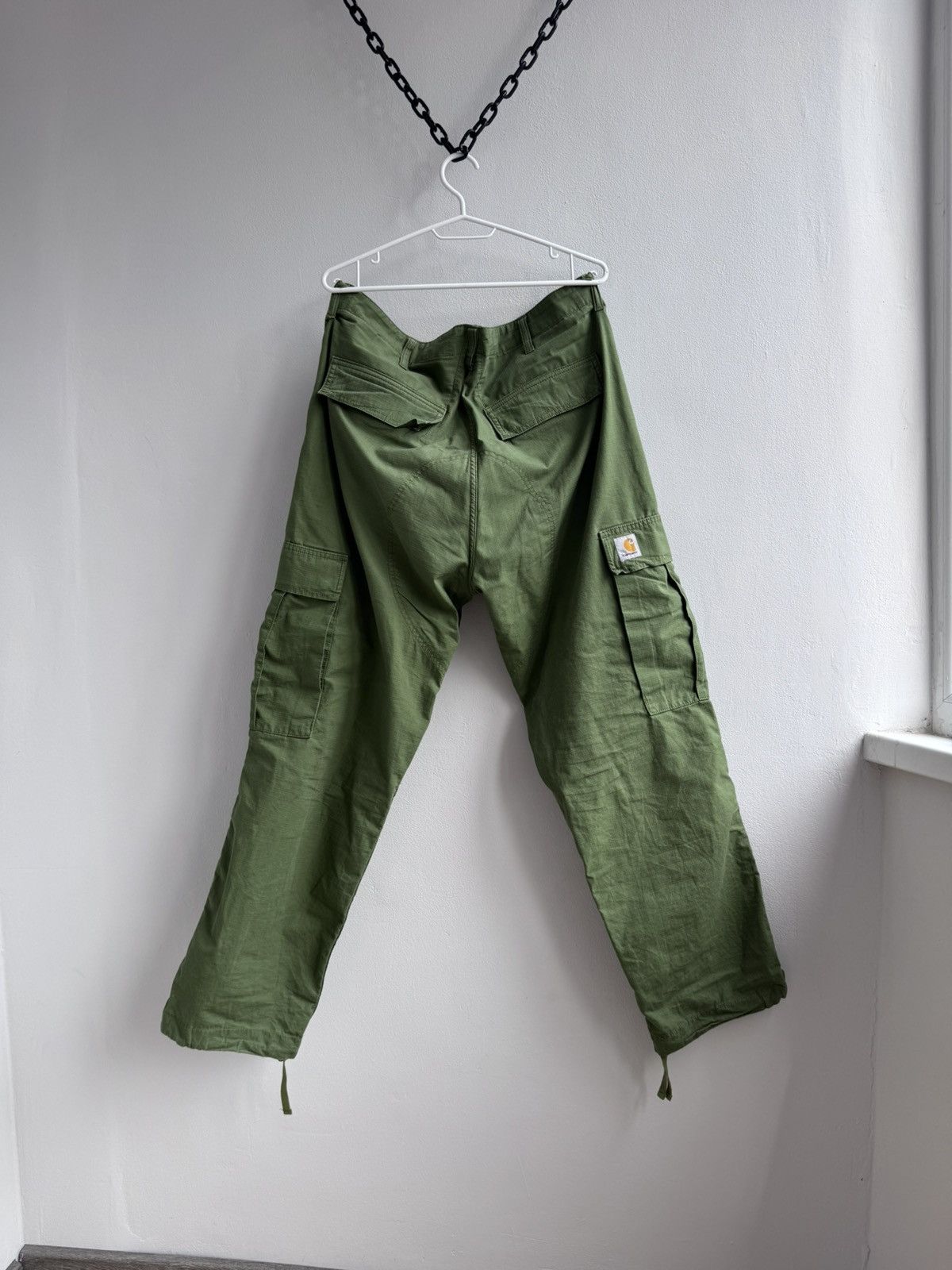 Carhartt Carhartt cargo pants regular cargo pant size 36 32 Size US 36 / EU 52 - 1 Thumbnail