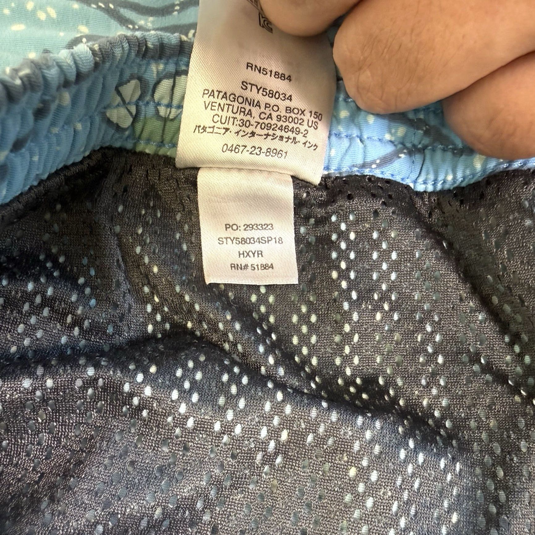 Patagonia Patagonia Baggies Large Blue Lined Shorts Lined 6" Inseam Hexy Fish Pattern Size US 33 - 6 Thumbnail