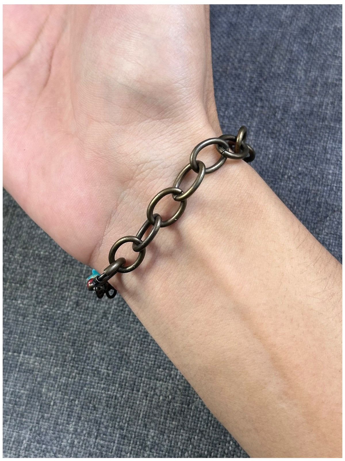 Vintage BRONZE CHAIN WITH ANTIQUE WHITE HEART BEADS BRACELET Size ONE SIZE - 4 Thumbnail