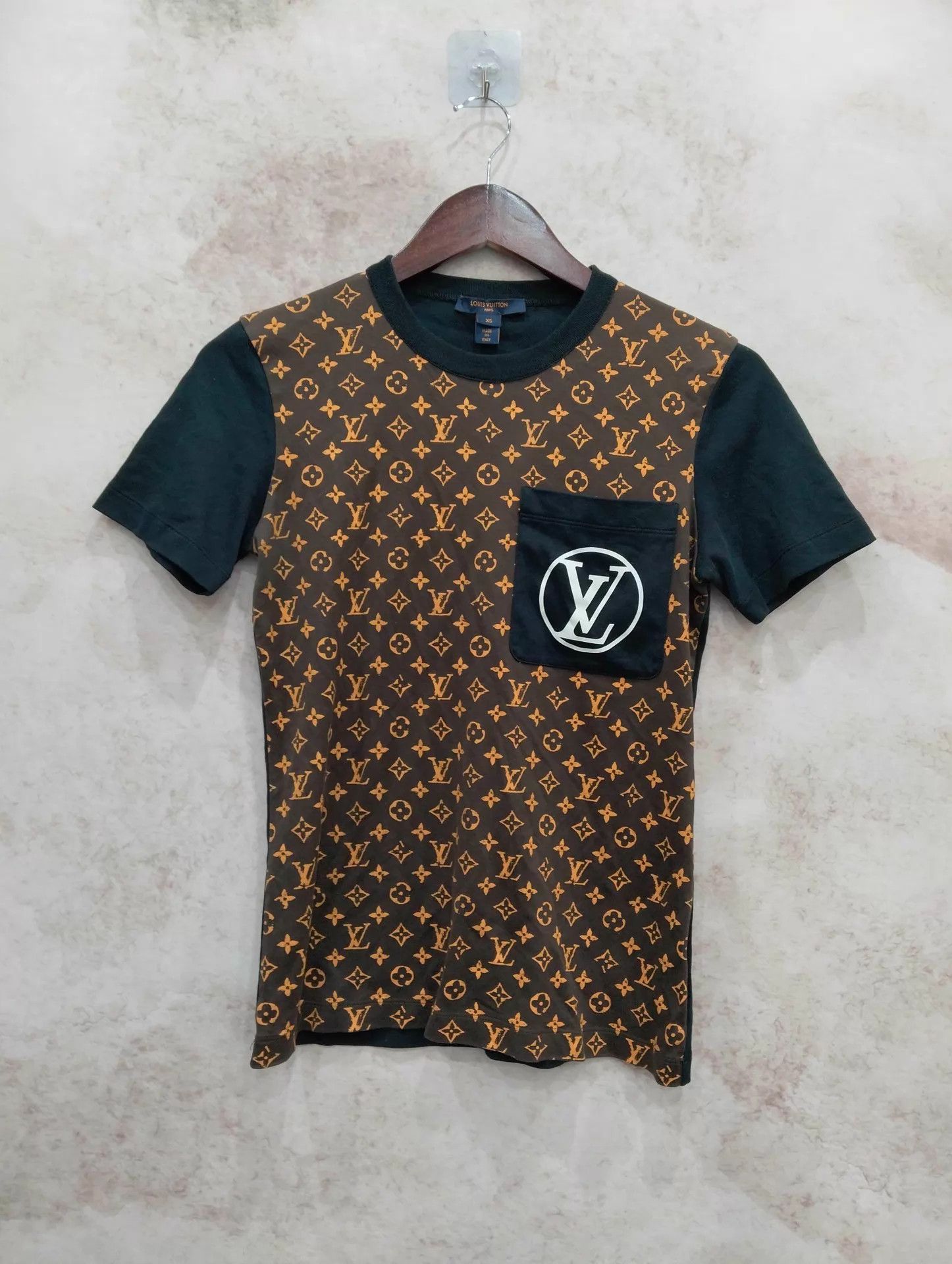 Louis Vuitton LV Monogram Logo Short Sleeve TEE XS 95 New Size XS / US 0-2 / IT 36-38 - 1 Thumbnail