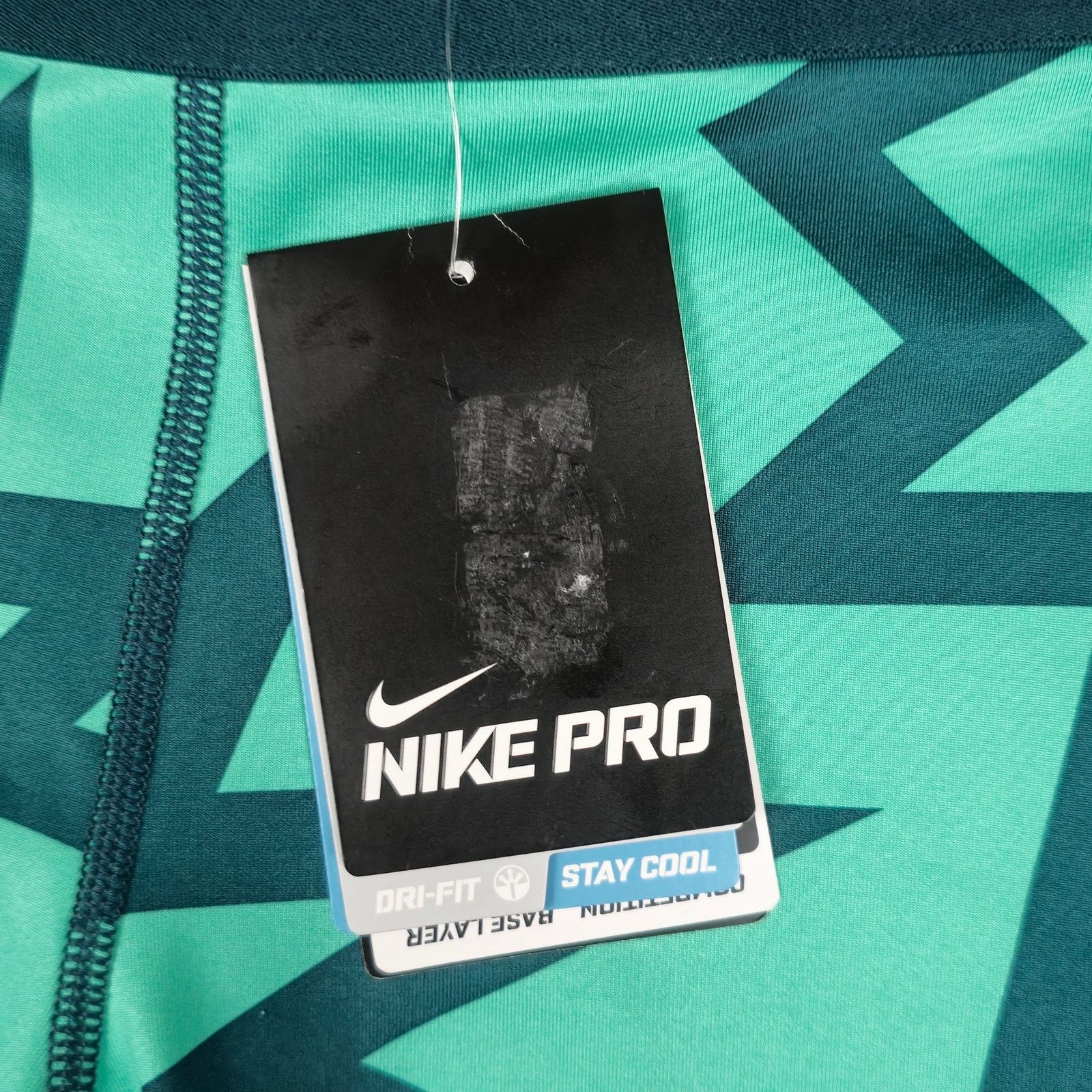 Nike NWT Nike Pro Small Green Graphic Print Capri Leggings Size 26" / US 2 / IT 38 - 8 Thumbnail
