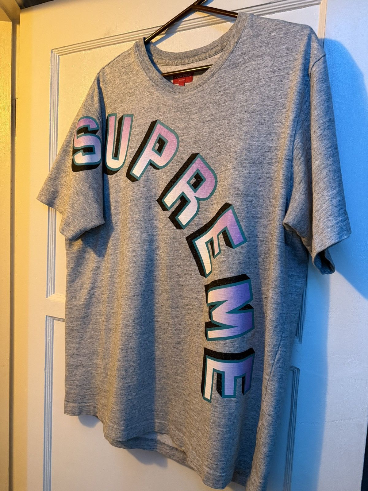 Supreme USED L SUPREME PINK TITLE TEE Size US L / EU 52-54 / 3 - 4 Thumbnail