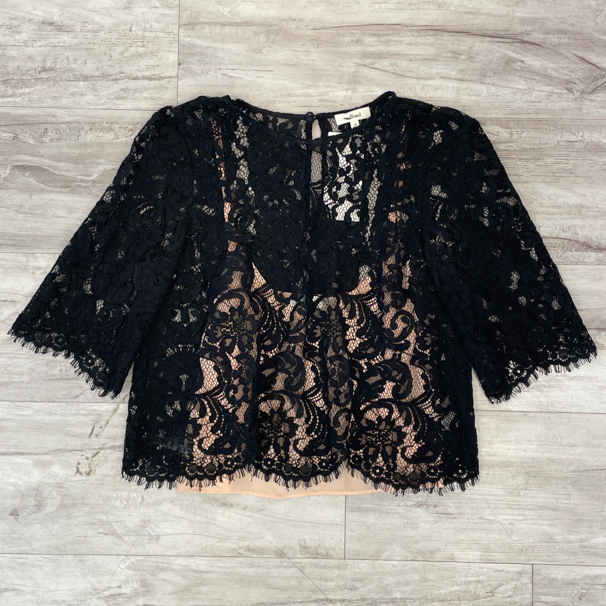 Aritzia XS - Wilfred Artizia Lapointe Scallop Sheer Top Size XS / US 0-2 / IT 36-38 - 1 Thumbnail