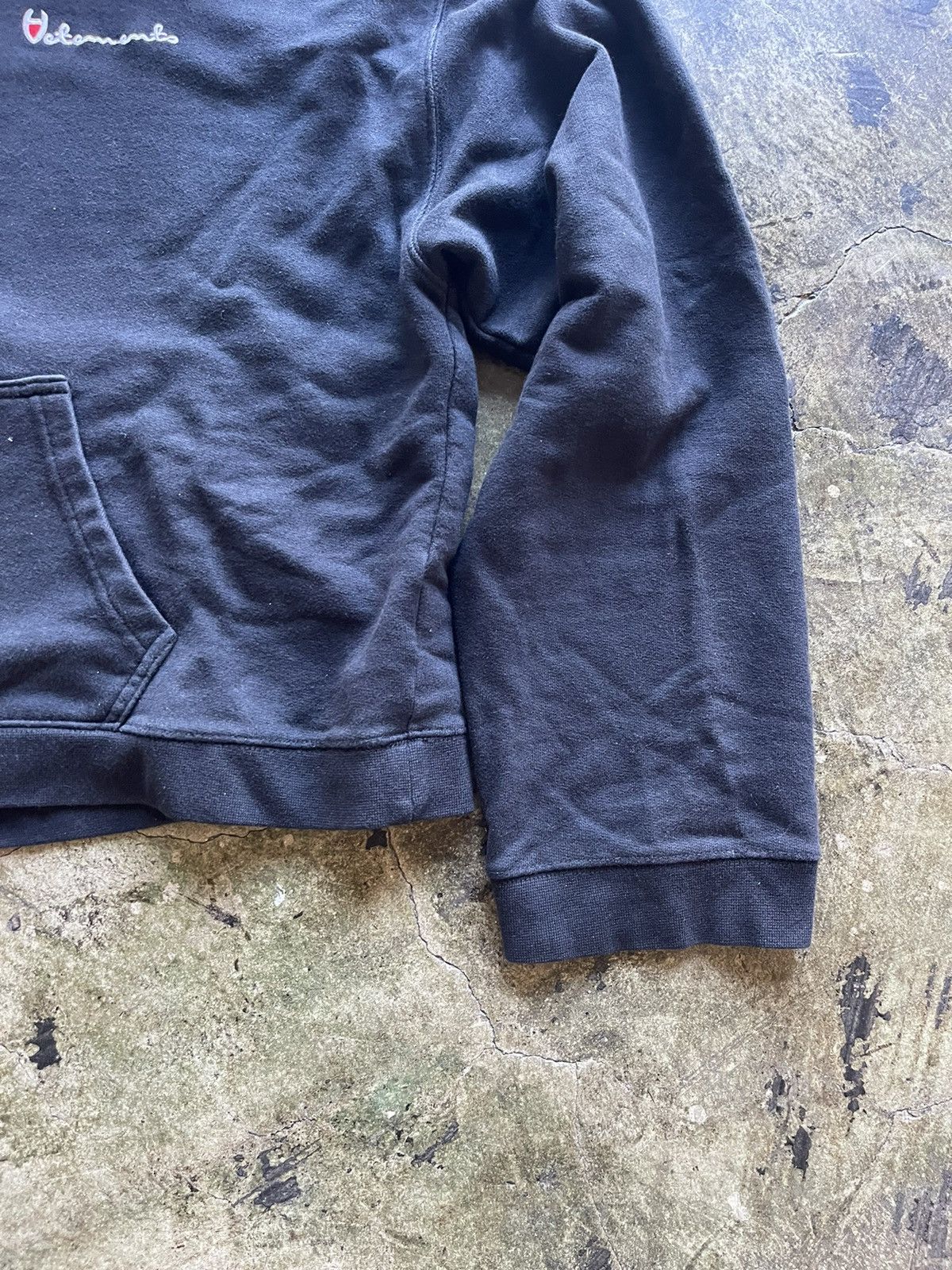 Vetements Vetements x Champion Reversible Hoodie/Crew sweater Size US L / EU 52-54 / 3 - 3 Thumbnail