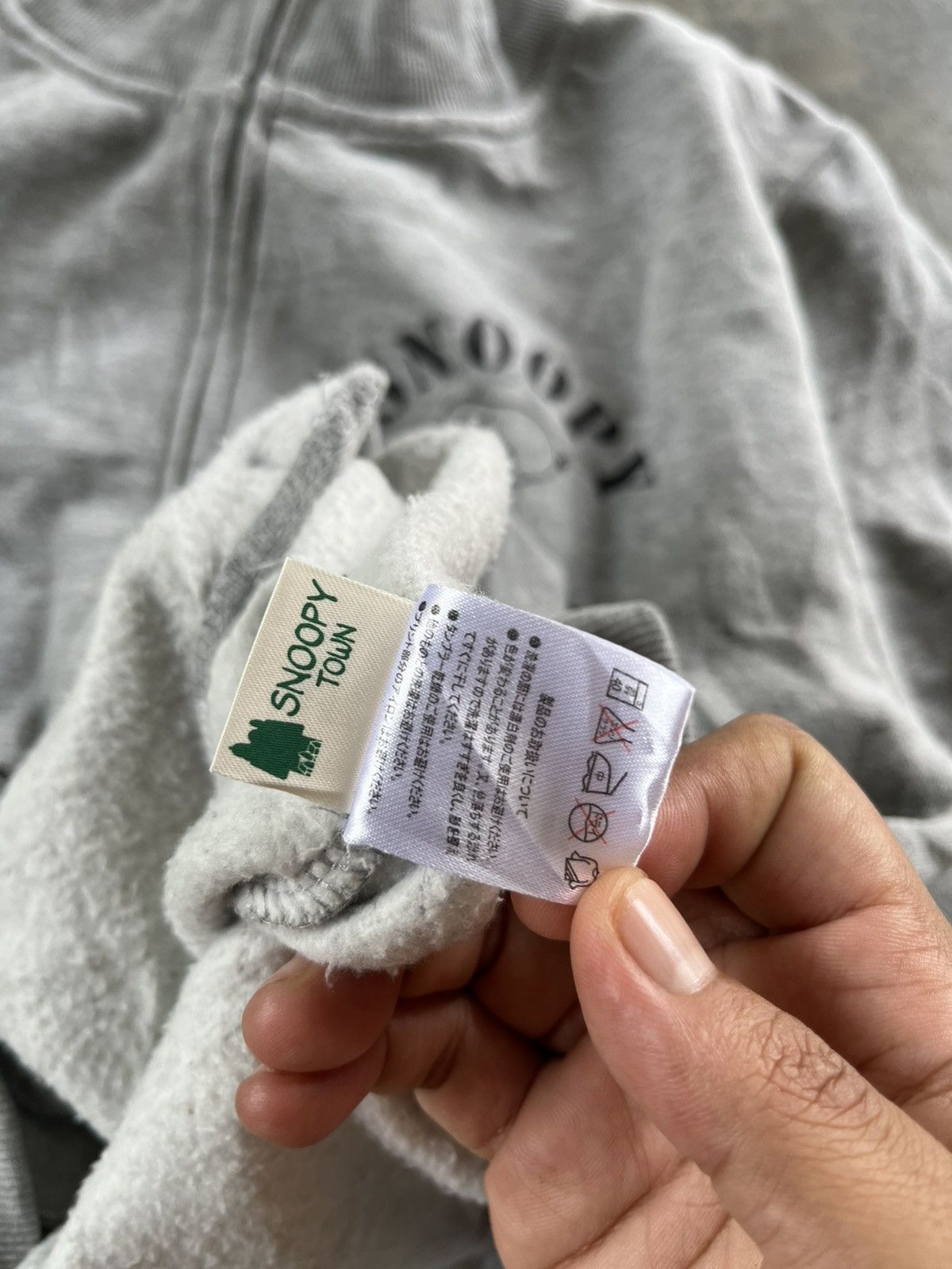 ⚡️Peanuts Snoopy Character Backhit Logo Zipper Sweter