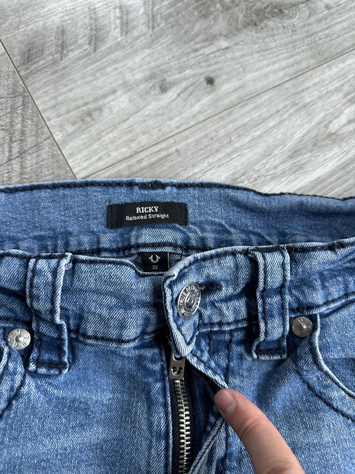 True Religion Relaxes Straight Fit men’s Y2K logo jeans
