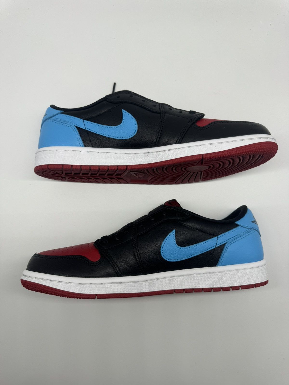 Nike Air Jordan Retro 1 Low "NC TO CHI" Men’s Size 8.5 (10W) Size US 8.5 / EU 41-42 - 3 Thumbnail