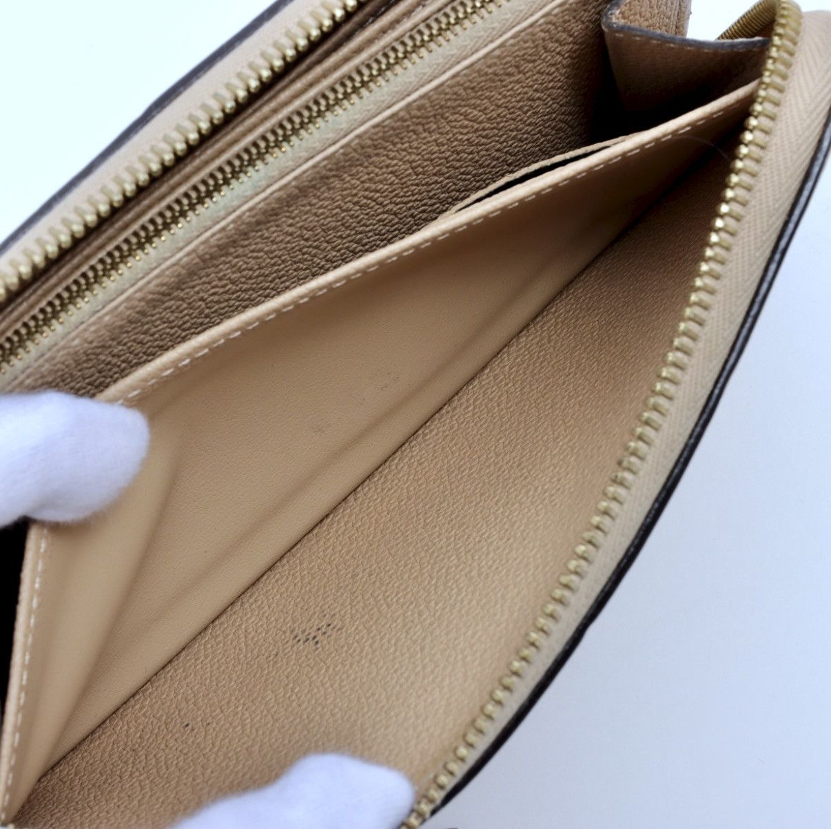 Louis Vuitton Louis Vuitton Turtledove Empreinte Leather Zippy Wallet Size ONE SIZE - 9 Thumbnail