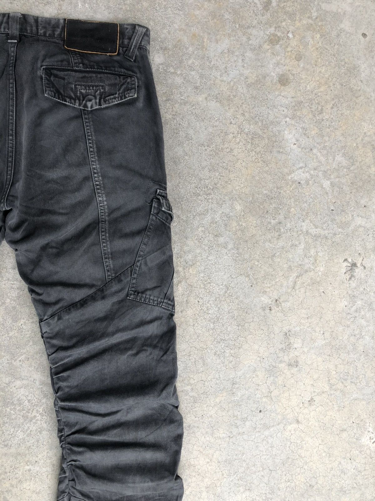 Tornado Mart Tornado Mart Cargo Pants Distressed Size US 31 - 11 Thumbnail