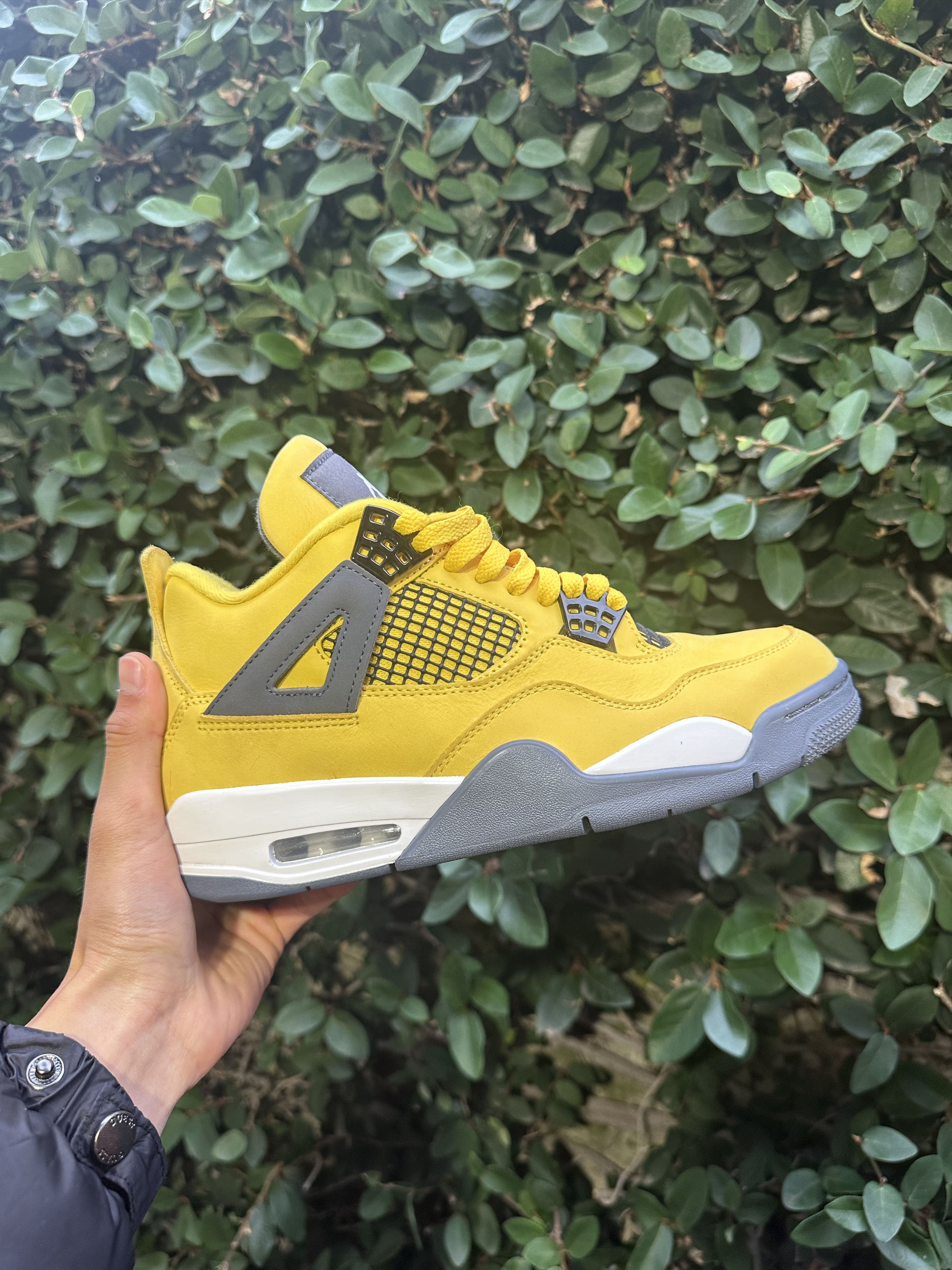 Jordan Brand Jordan 4 Lightning Men Size 8 Size US 8 / EU 41 - 1 Thumbnail