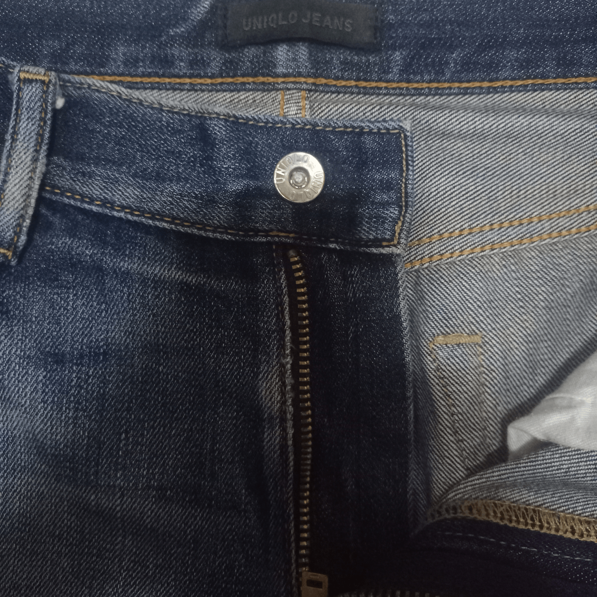 Japanese Brand × Uniqlo Vintage Uniqlo Blue Wash Distressed Loose Jeans 35x29 Size US 35 - 3 Thumbnail