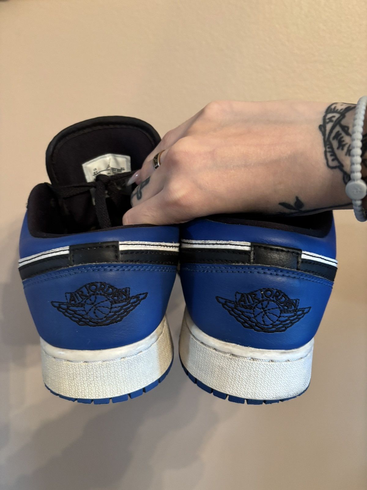 Jordan Brand Air Jordan 1 Low GS 'Royal Toe' Size US 6 / EU 39 - 4 Thumbnail
