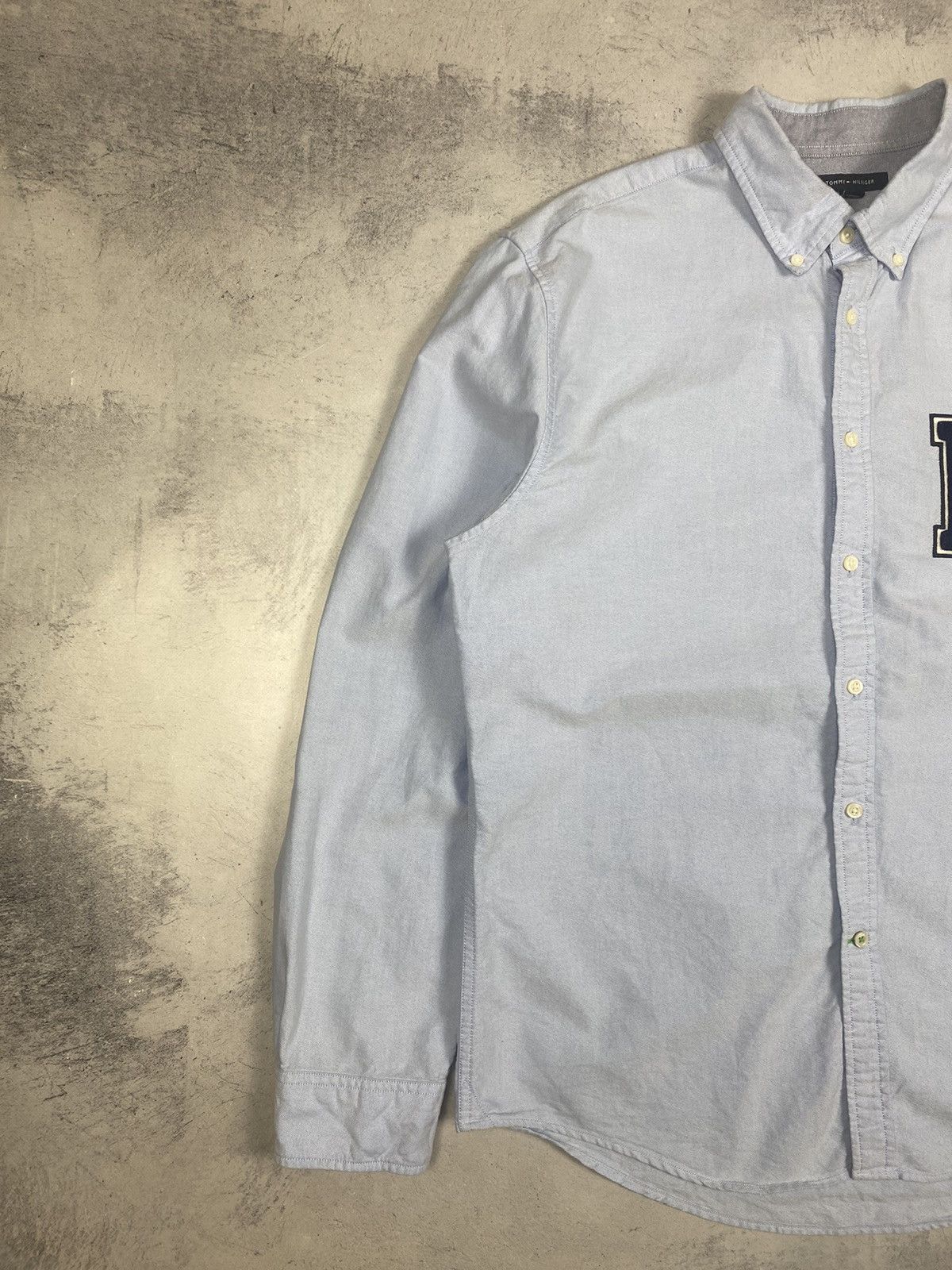 Tommy Hilfiger Tommy Hilfiger Big Logo Designer Button Up Shirt mens size L Size US XL / EU 56 / 4 - 7 Thumbnail
