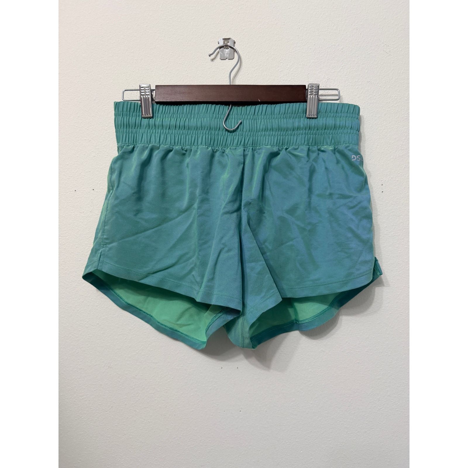 Other NWT DSG Women's Stride High Rise Green Iridescent Short Sz S Size 27" / US 4 / IT 40 - 1 Thumbnail