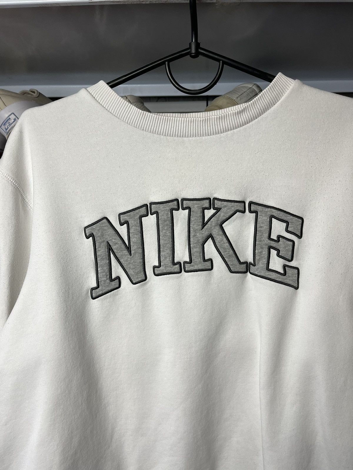Nike Vintage Nike Big Logo Sweatshirt Y2K Streetwear Size US L / EU 52-54 / 3 - 3 Thumbnail