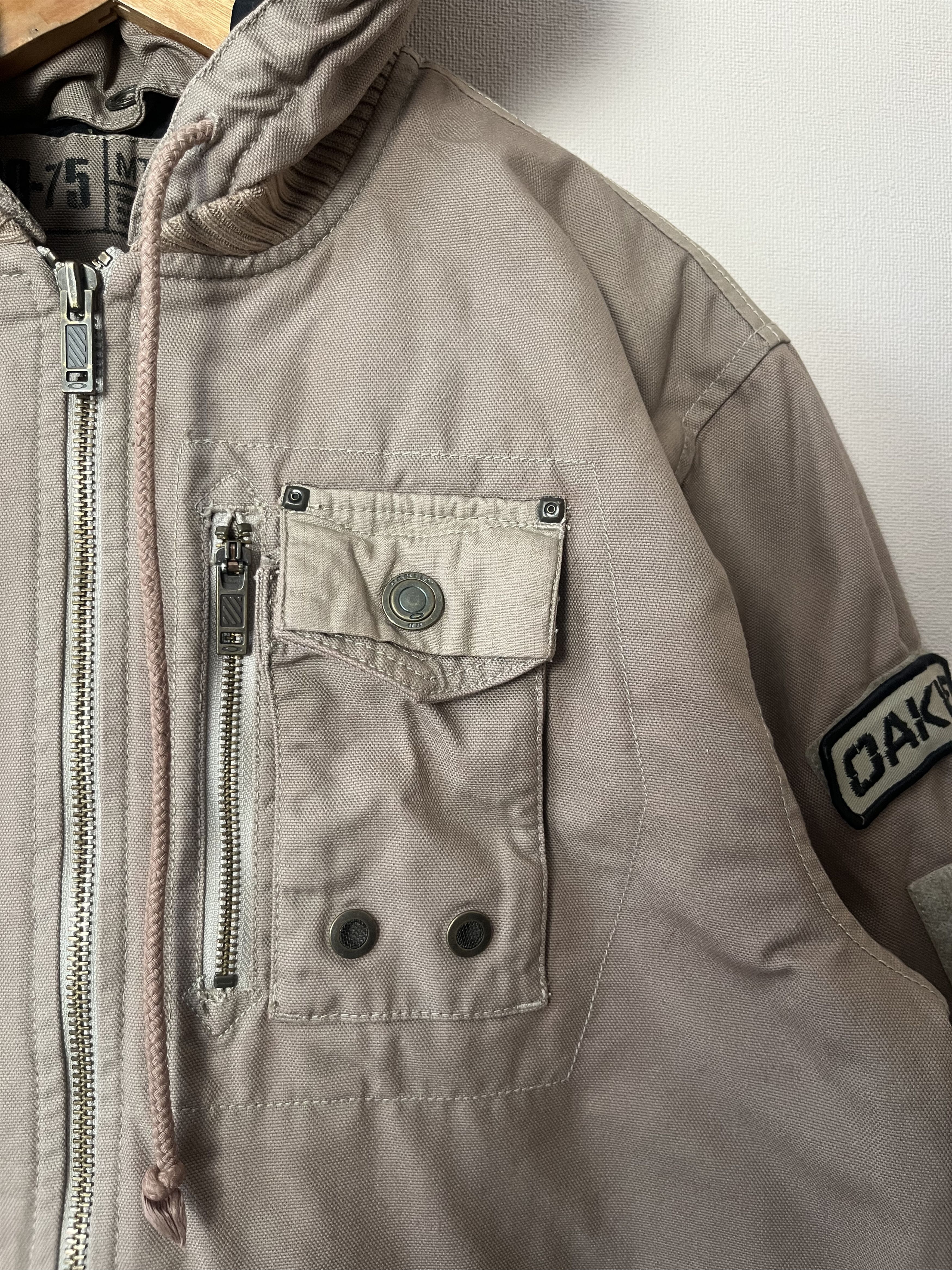 Oakley Vintage Oakley Y2K Hooded Bomber Jacket Military Pocket Size US M / EU 48-50 / 2 - 4 Thumbnail