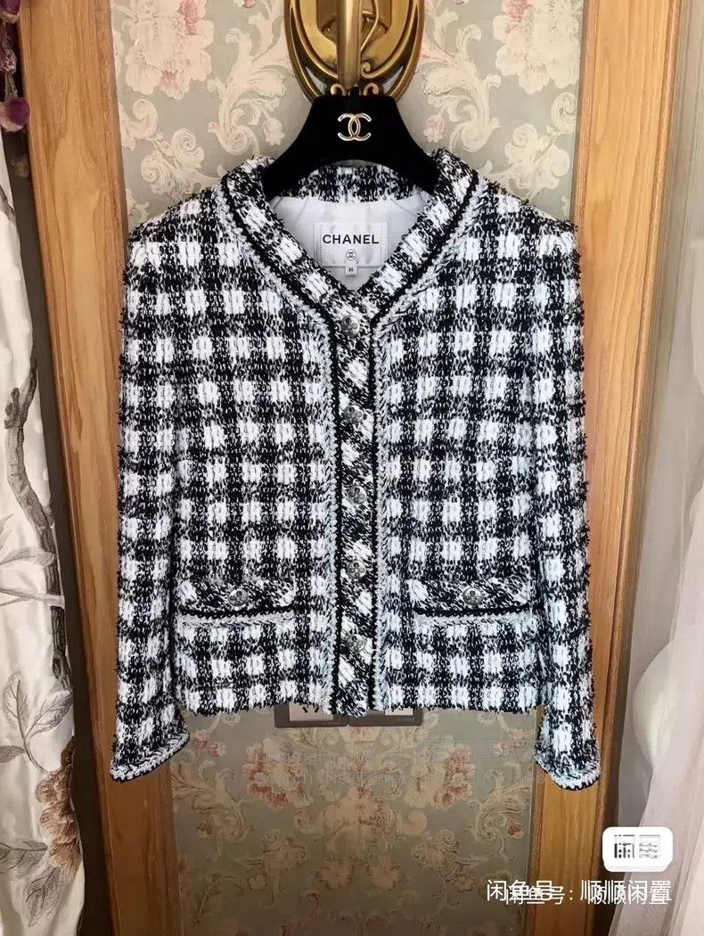 Chanel Chanel 23p glazed button jacket Size XS / US 0-2 / IT 36-38 - 1 Thumbnail