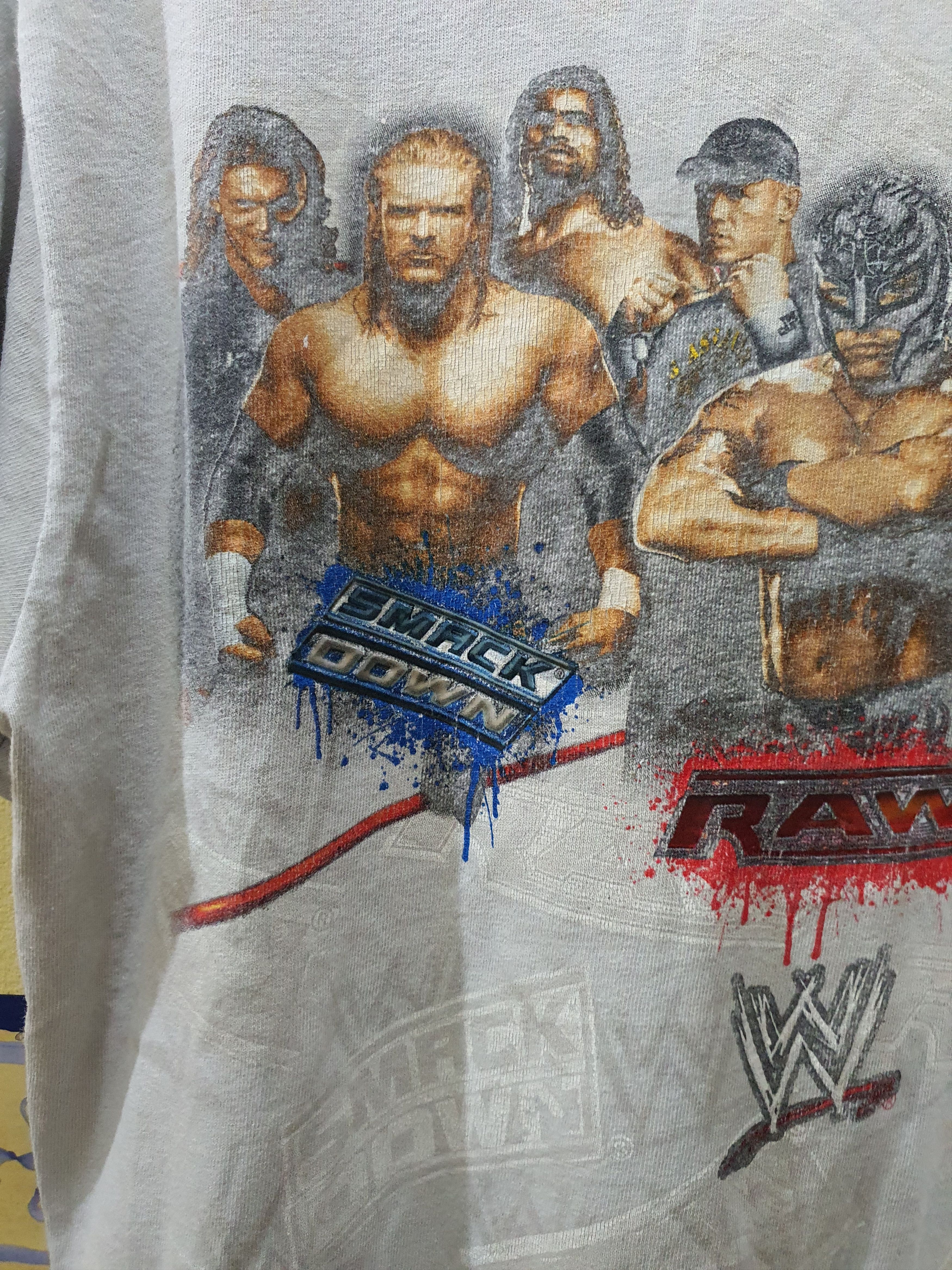 Vintage Vintage 2008 WWE Hybrid Smackdown vs Raw graphic T-shirt Size US L / EU 52-54 / 3 - 7 Thumbnail