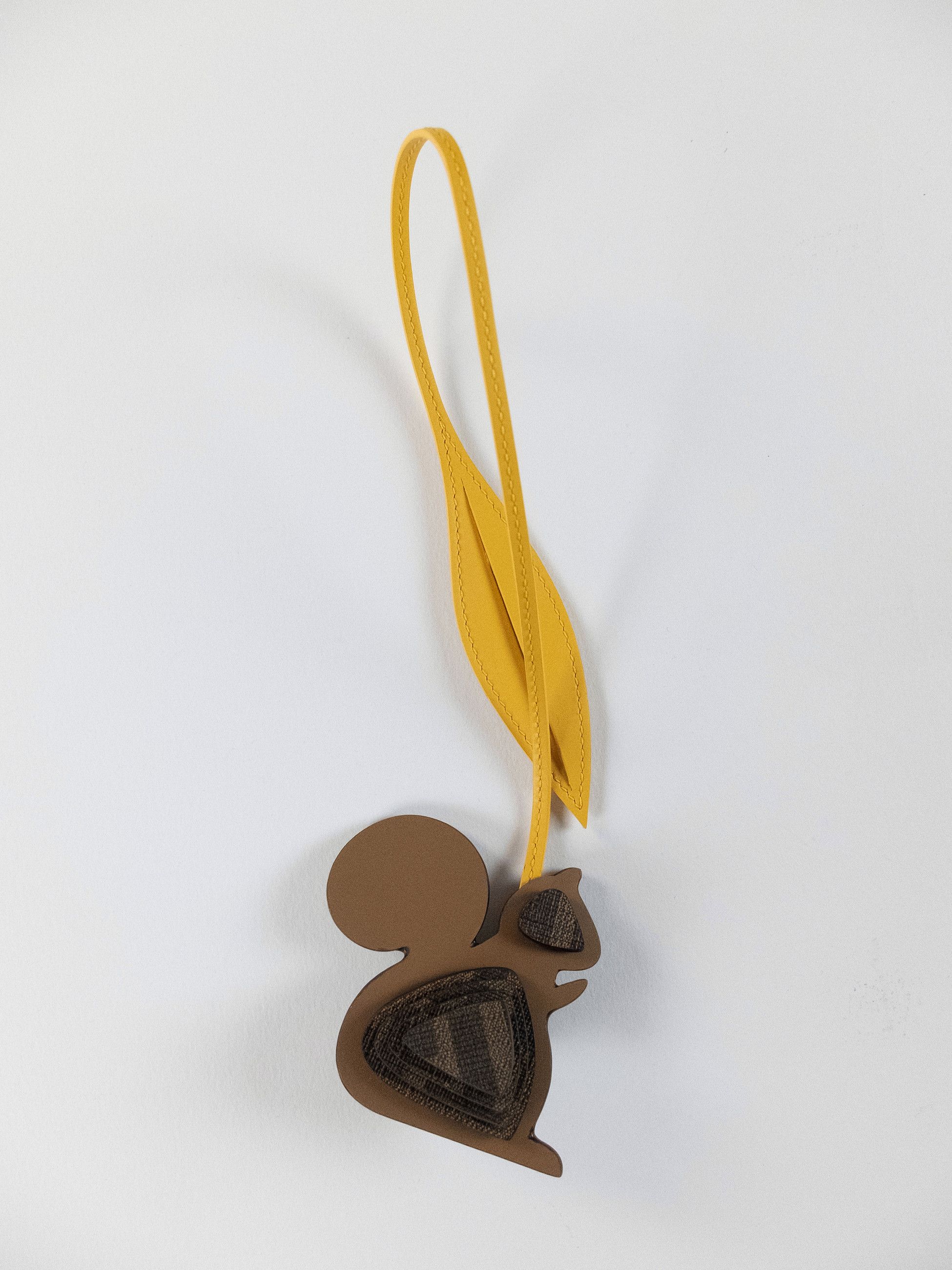 Fendi FENDI brown yellow squirrel figure FF logo leather bag charm Size ONE SIZE - 7 Thumbnail