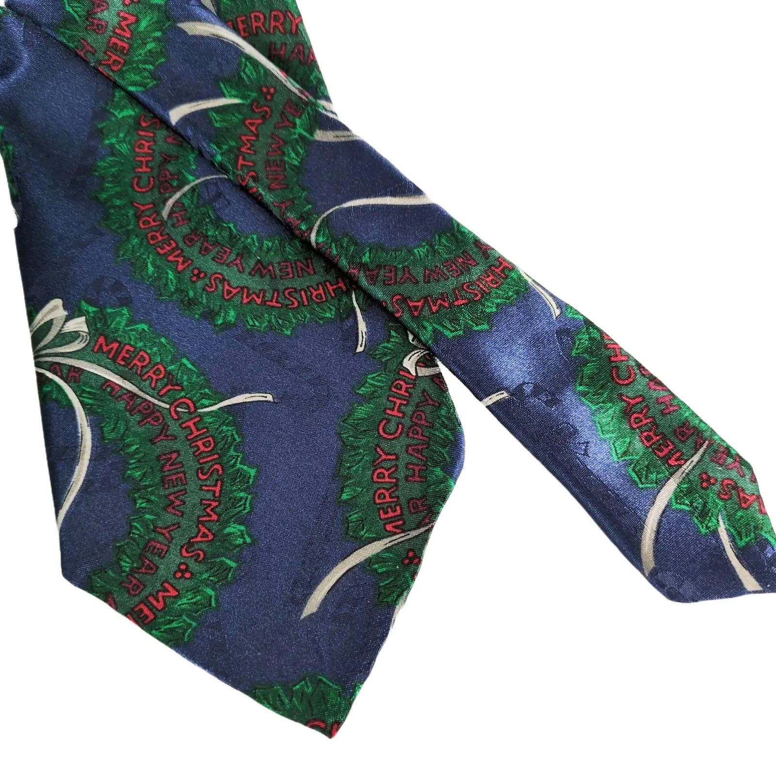 Vintage Hallmark Men's Christmas Wreath Satin Neck Tie SpecialTies Size ONE SIZE - 1 Thumbnail