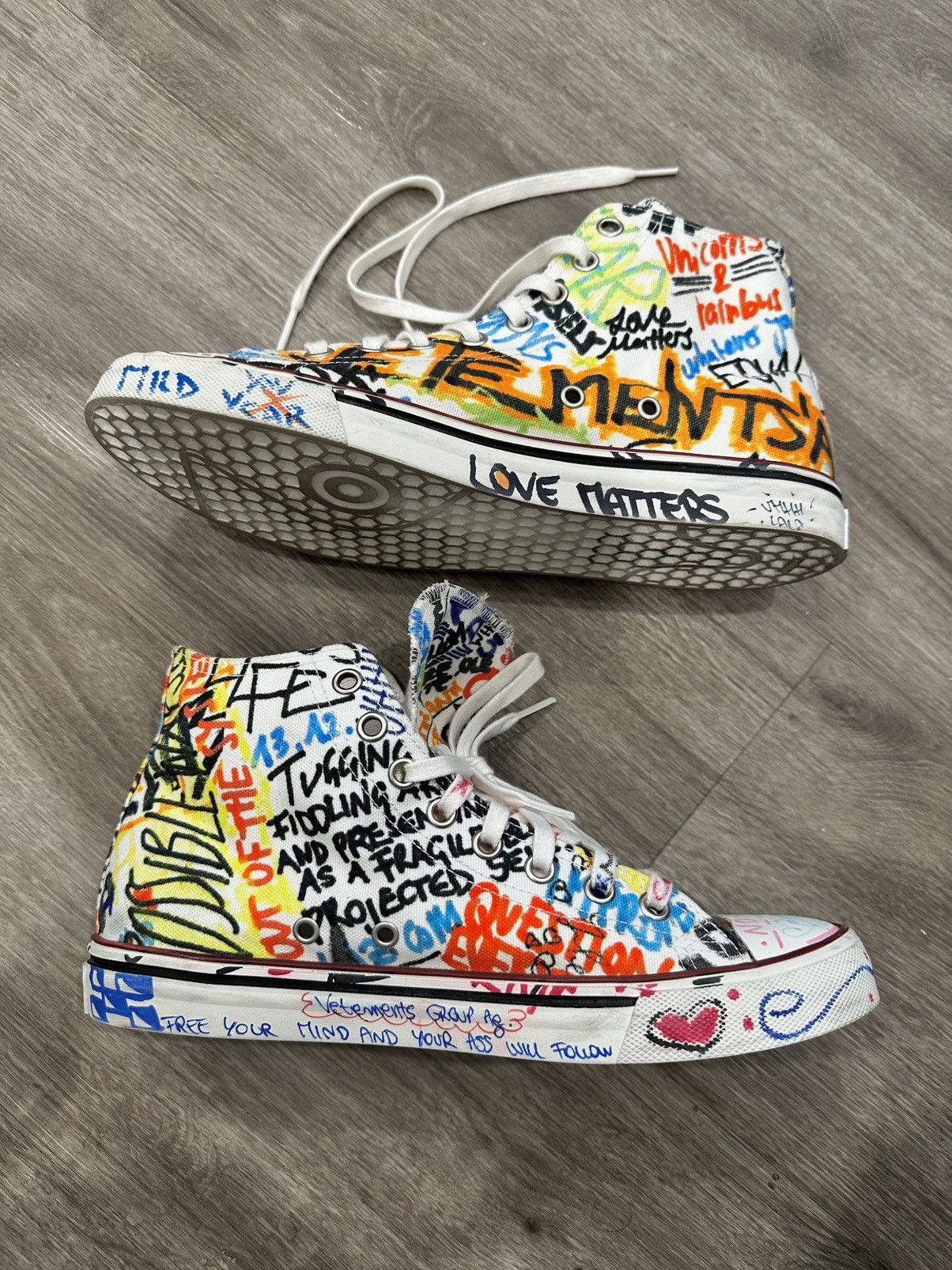 Vetements Vetements FW18 Graffiti Multicolor High Tops Size US 8 / EU 41 - 6 Thumbnail