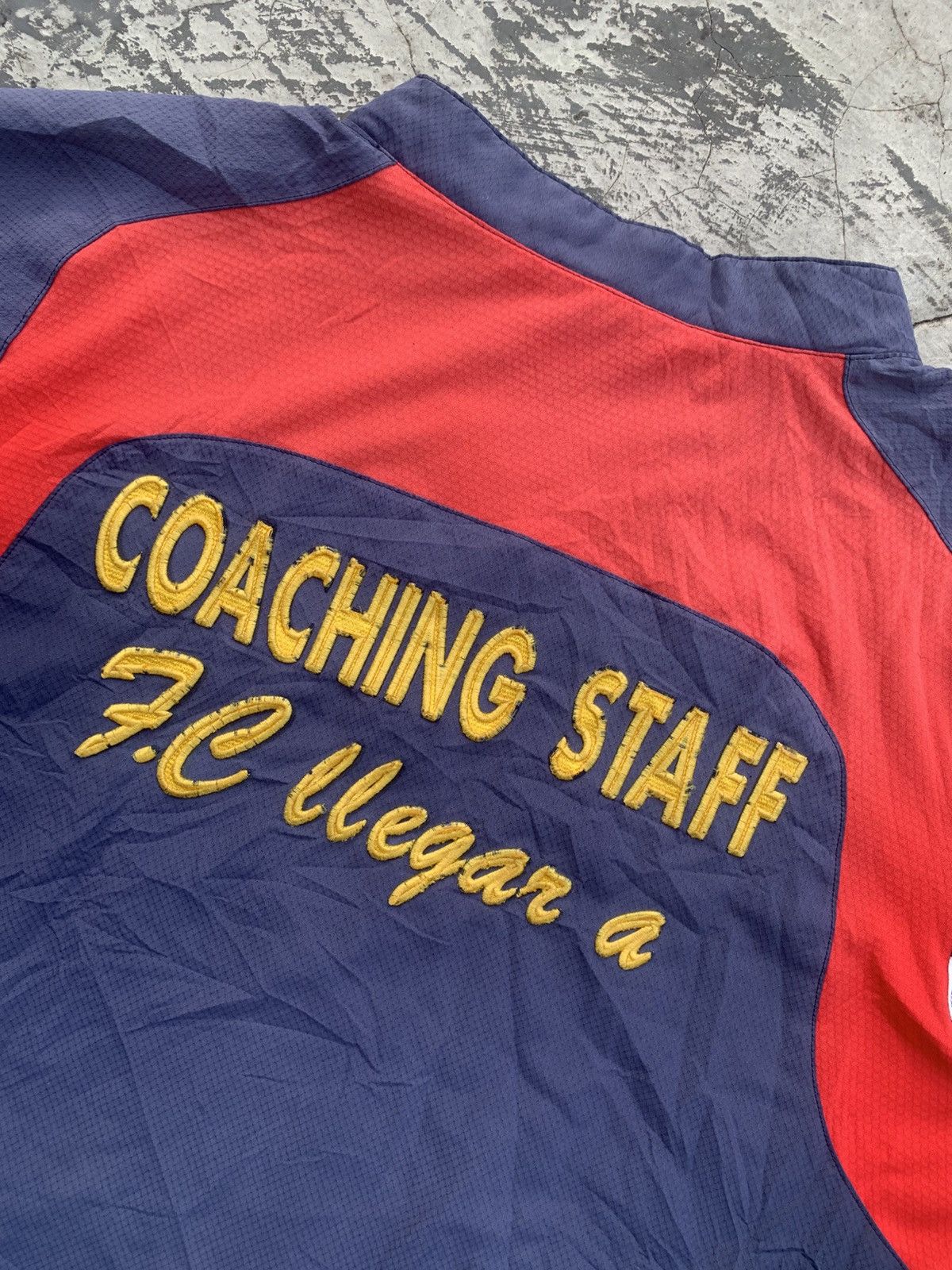 Umbro Vtg Umbro World Cup Logo Center Coaching Staff FC Ilegar a Size US XL / EU 56 / 4 - 6 Thumbnail