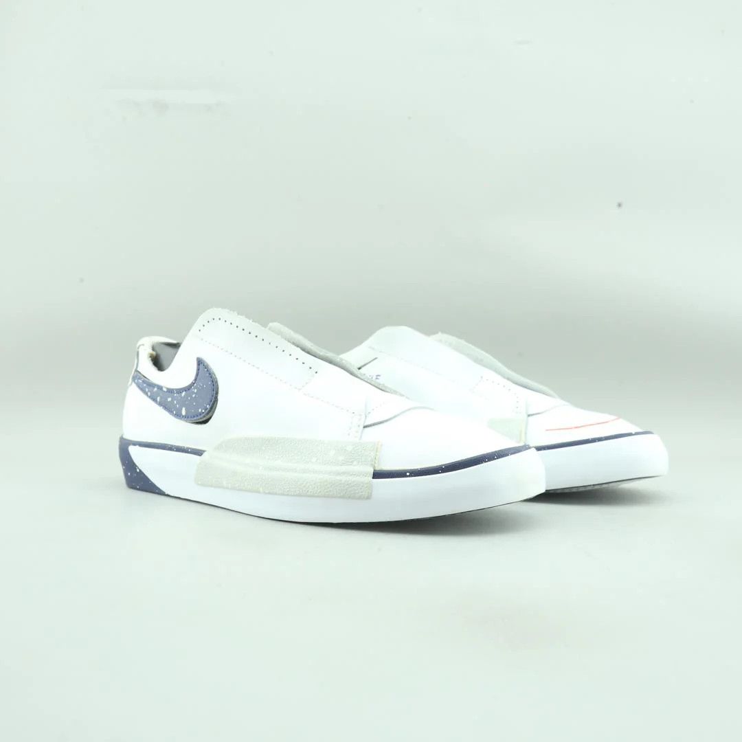 Nike Nike Women's Blazer Low 'Planet of Hoops' sneakers Size US 5 / IT 35 - 3 Thumbnail