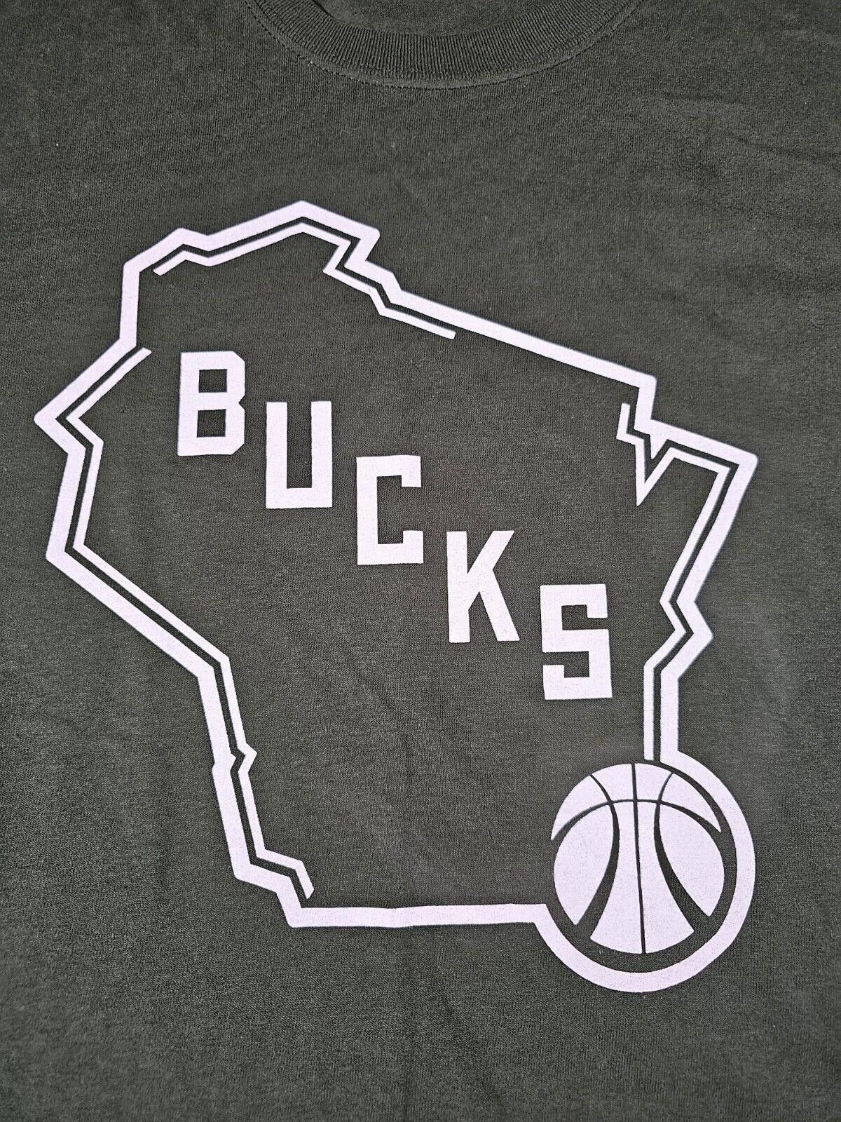 Gildan NBA Milwaukee Bucks Alternate Logo Green T-Shirt Men XL Size ONE SIZE - 2 Thumbnail